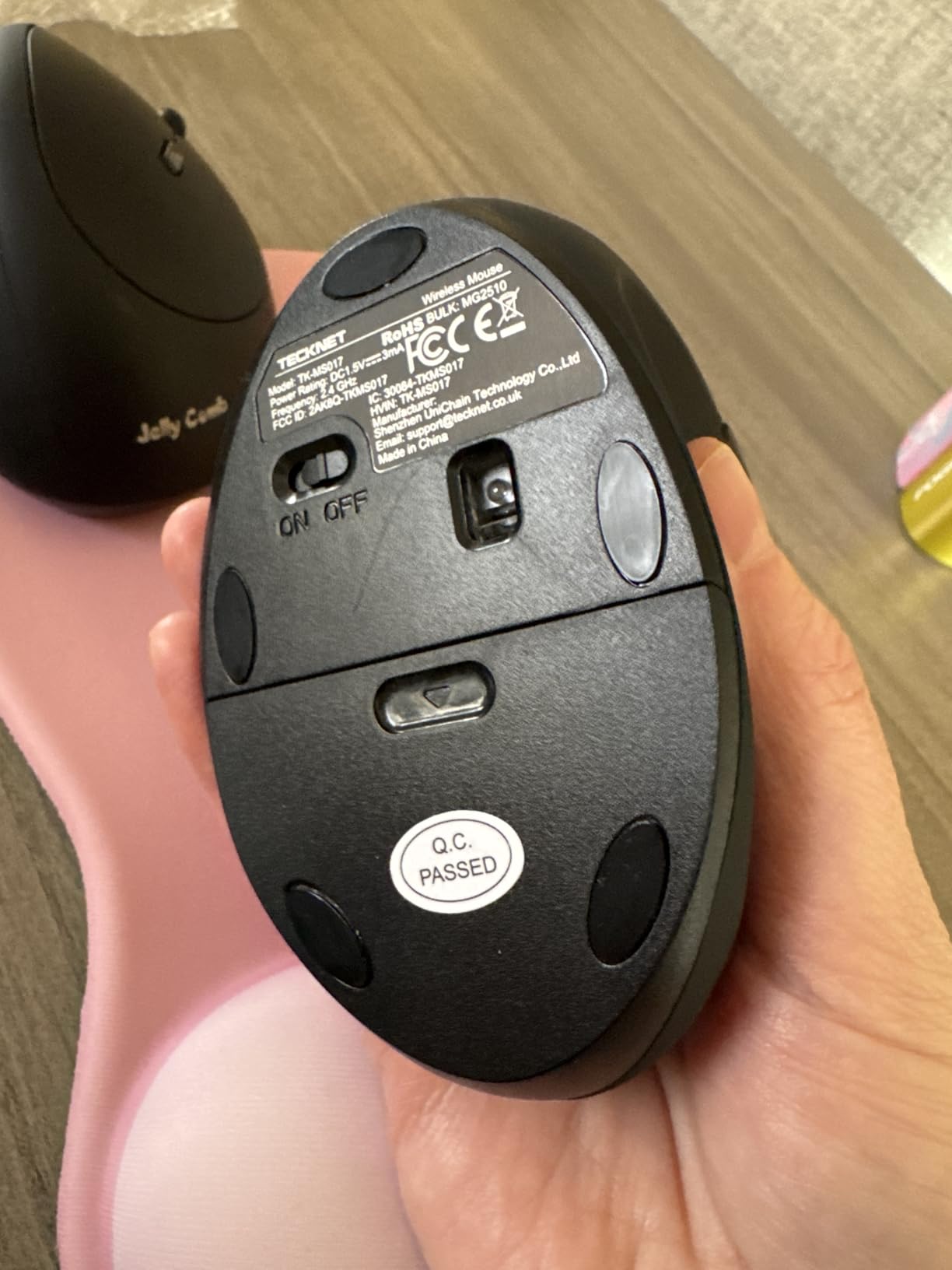 TECKNET Ergonomic Mouse, 4800 DPI 5 Adjustable DPI Levels, Wireless Vertical Mouse, 6 Buttons, 2.4G Silent Mouse for Laptop, PC, Chromebook, Mac - Black customer photo 1