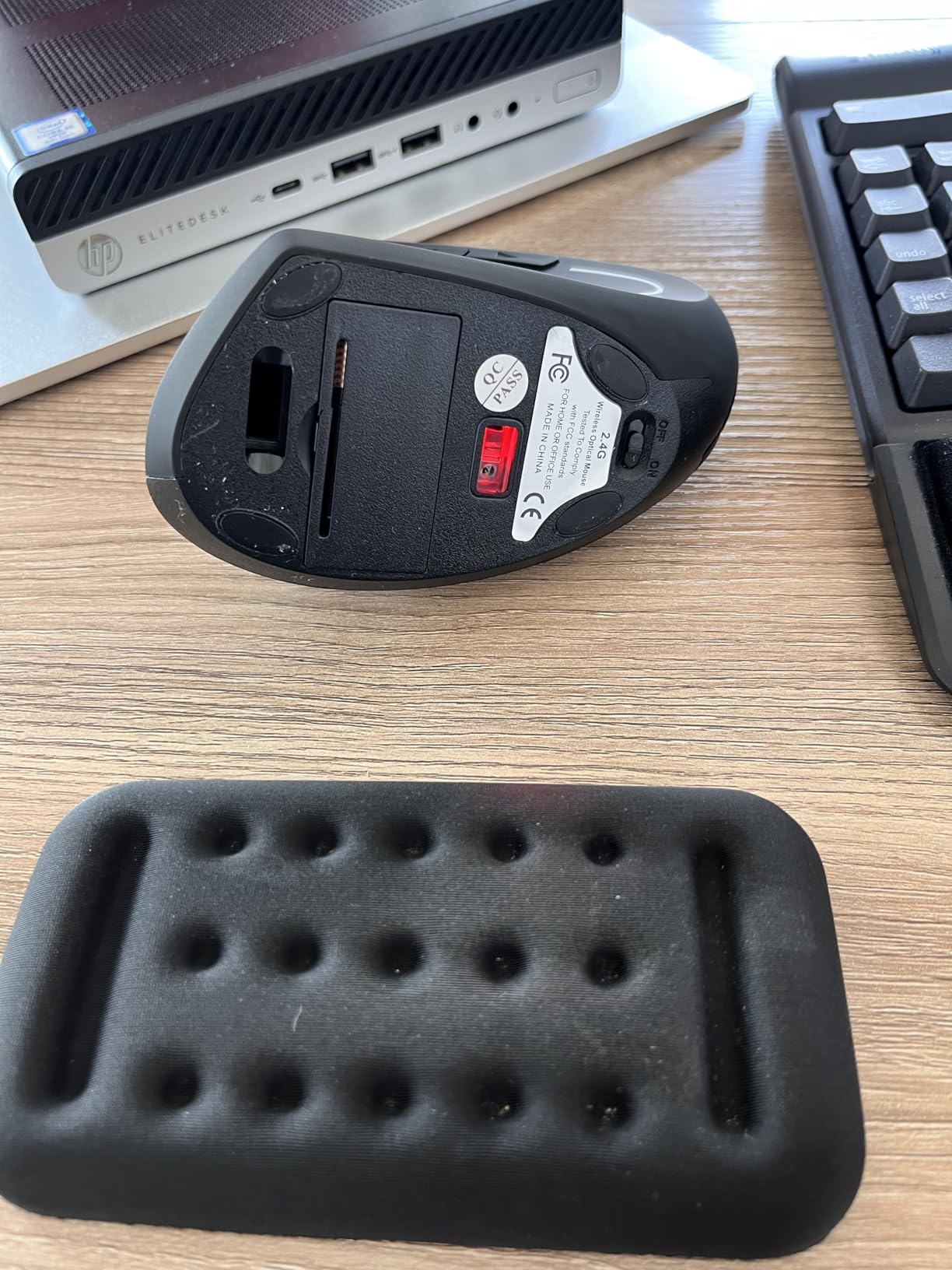 Left Handed Mouse, 2.4G Wireless Left Handed Ergonomic Mouse with 800/1200/1600 Adjustable DPI, 6 Buttons Wireless Vertical Mouse for MacBook/Laptop/PC/Desktop-Black customer photo 1