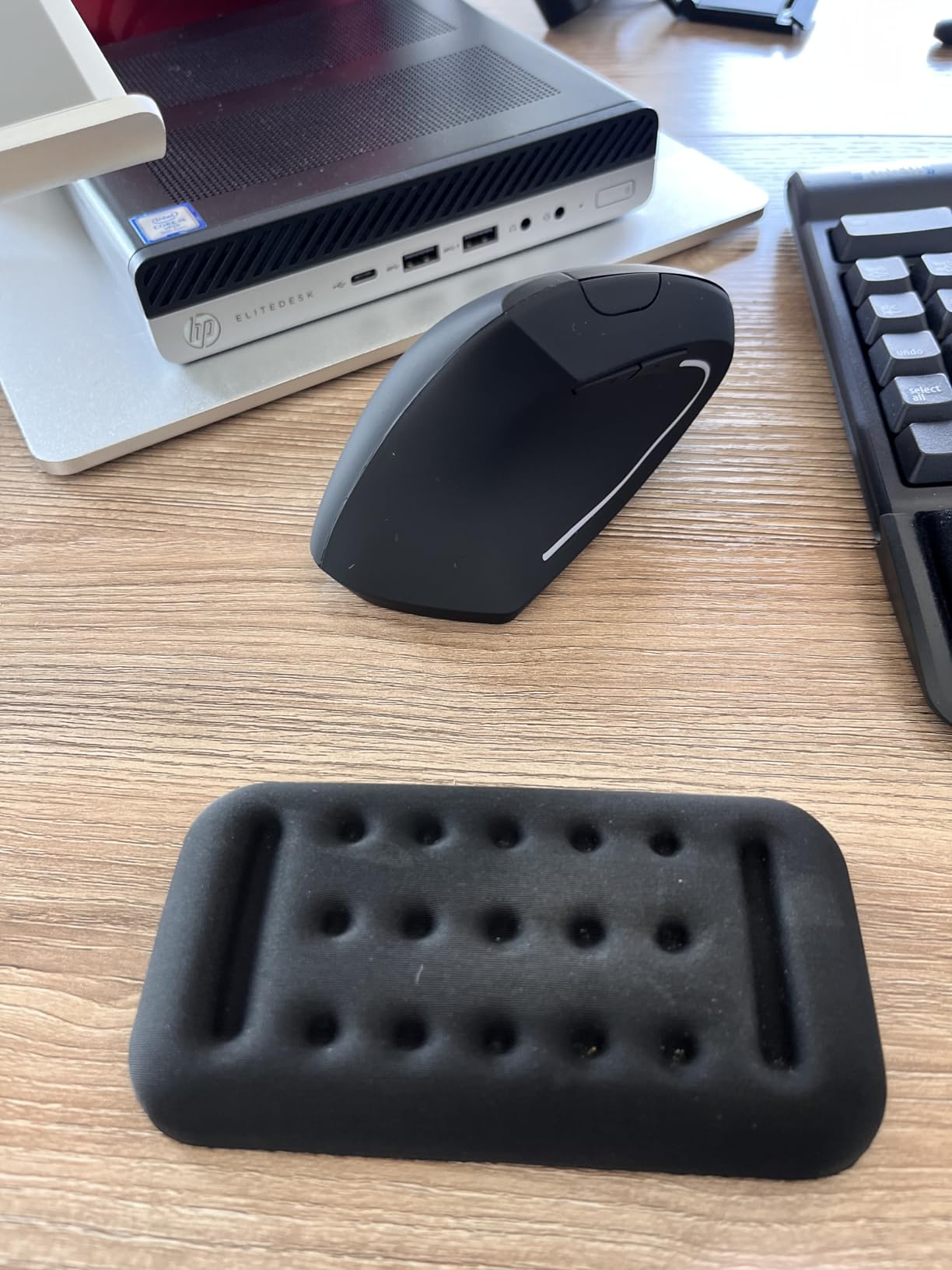 Left Handed Mouse, 2.4G Wireless Left Handed Ergonomic Mouse with 800/1200/1600 Adjustable DPI, 6 Buttons Wireless Vertical Mouse for MacBook/Laptop/PC/Desktop-Black customer photo 2