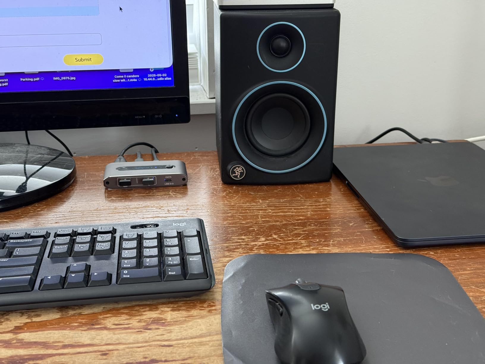 4K@60Hz USB C KVM Switch 1 Monitor 2 Computers HDMI KVM Switch 2 Laptops Share 1 Monitor 3 USB Devices with Up to 100W PD Charging for Windows Mac Laptop customer photo 1