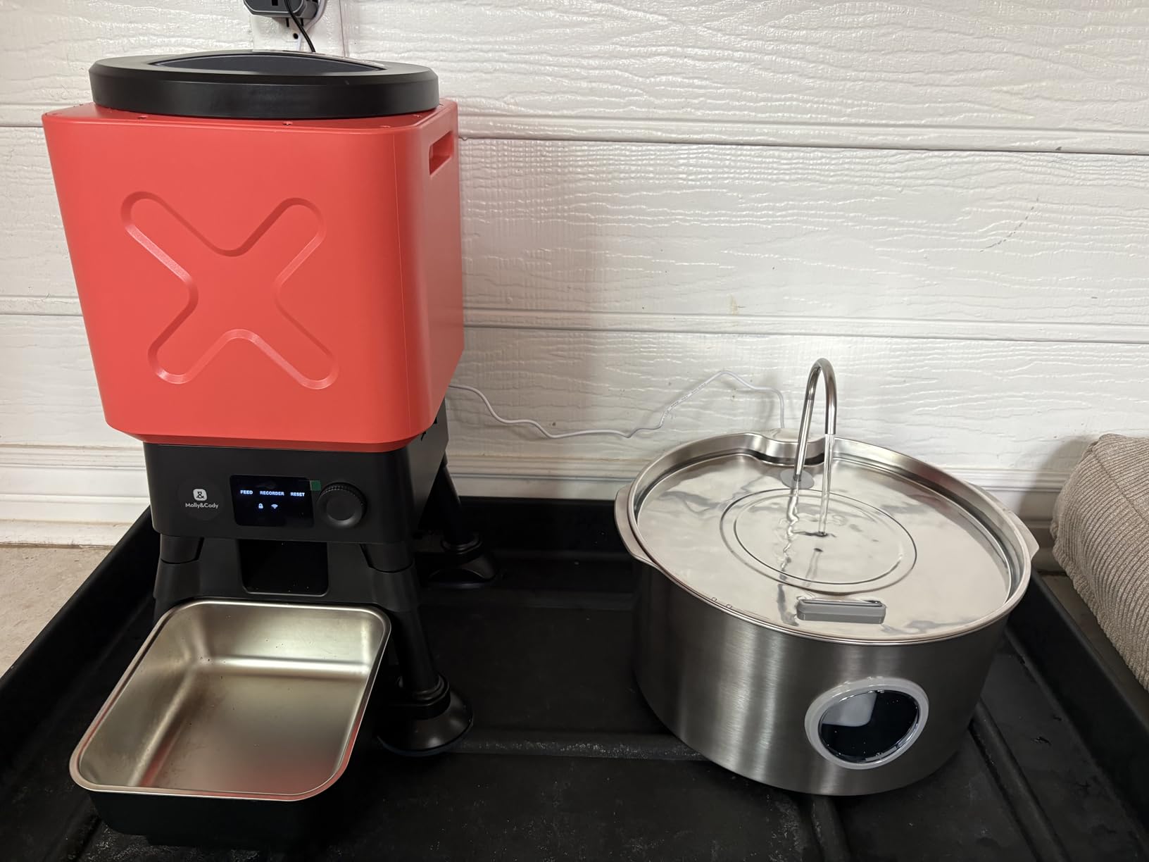 Automatic Dog Feeder for Large Dogs, 14L Capacity, Remote Feeding, Anti-Blockage System, Timed Auto Dog Food Dispenser, 2.4G WiFi App Control, Dual Power Supply, Stainless Steel Bowl customer photo 2