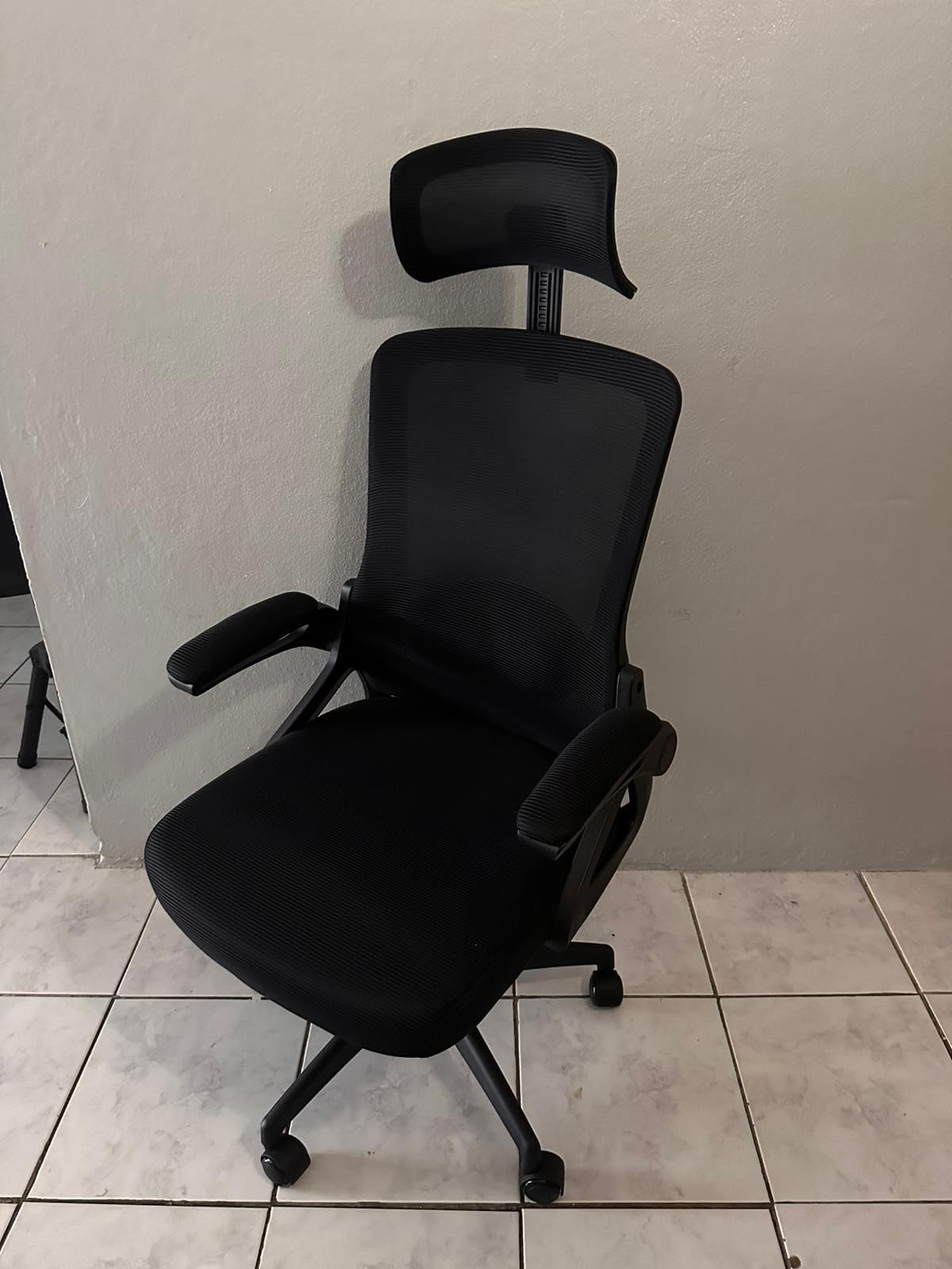 Fizzin Ergonomic Office Chair, 400 LBS Computer Chairs with Adjustable Lumbar Support, Breathable Mesh Desk Chair Ergonomic with Thickened Cushion, Comfy Home Office Desk Chair (Black) customer photo 1