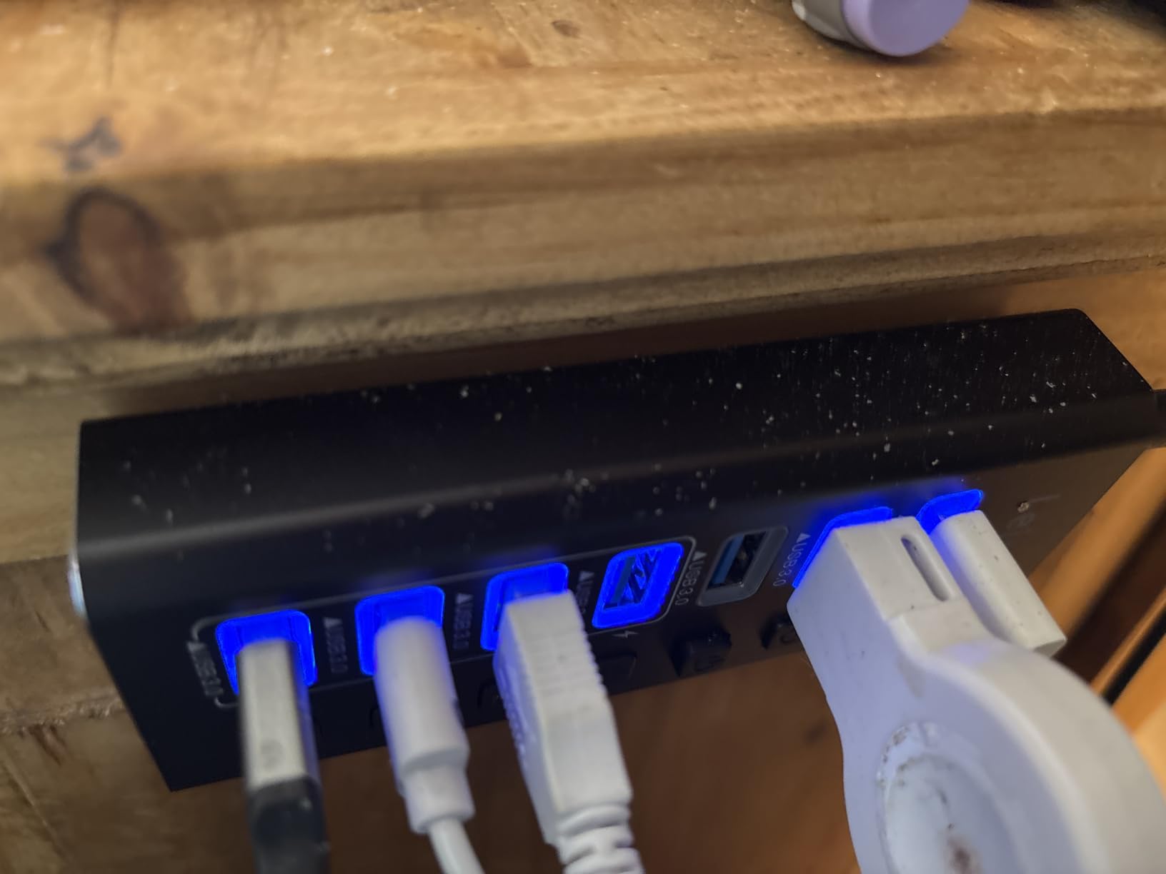 Powered USB Hub 3.0, Leinsis 7-Port USB 3.0 Hub [Durable Aluminum] 7 Data Transfer Ports+ 4 Smart Charging Ports with Individual On/Off Switches, USB Hub 3.0 Powered with Power Adapter for Laptop PC customer photo 1