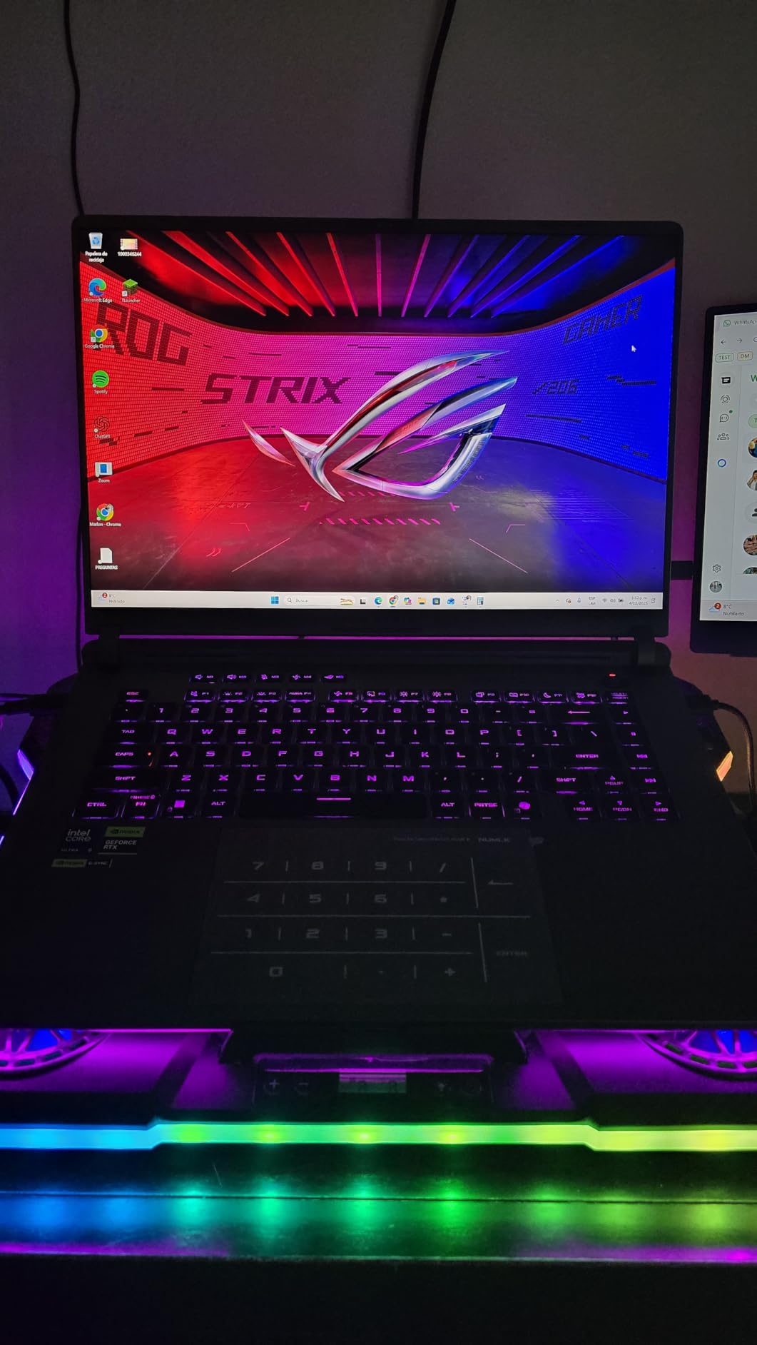 ROG Strix G16 (2025) Gaming Laptop, 16 ROG Nebula Display 16:10 2.5K 240Hz/3ms, NVIDIA GeForce RTX 5070 Laptop GPU, Intel Core Ultra 9 275HX, 32GB DDR5, 2TB Gen 4 SSD, Wi-Fi 7, Win 11 Pro customer photo 1