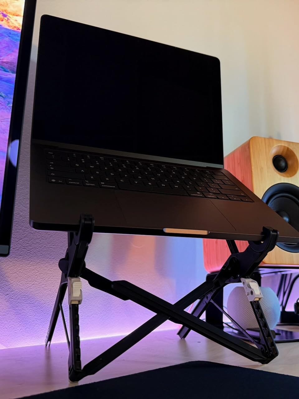 Roost V3 Plus - Ultra Portable and Adjustable Laptop Stand - Quick-Release Height Adjustment, 5 to 14 inch Screen Lift, Patented Rigid Folding Structure and Self-Adjustings Laptop Grips | Onyx Color customer photo 1