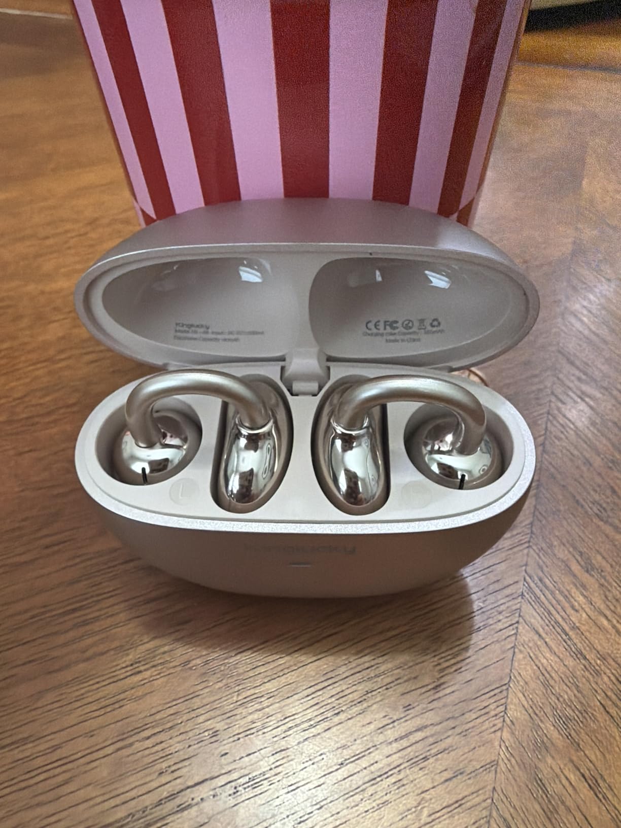 Kinglucky Upgraded Clip-On Earbuds Comfortable fit & Crystal-Clear Sound, 50H Playtime Open Ear Buds Bluetooth 6.0 Wireless Headphones for Women & Kids Ideal for Small Ears, Sports, Glasses Rose Gold customer photo 2