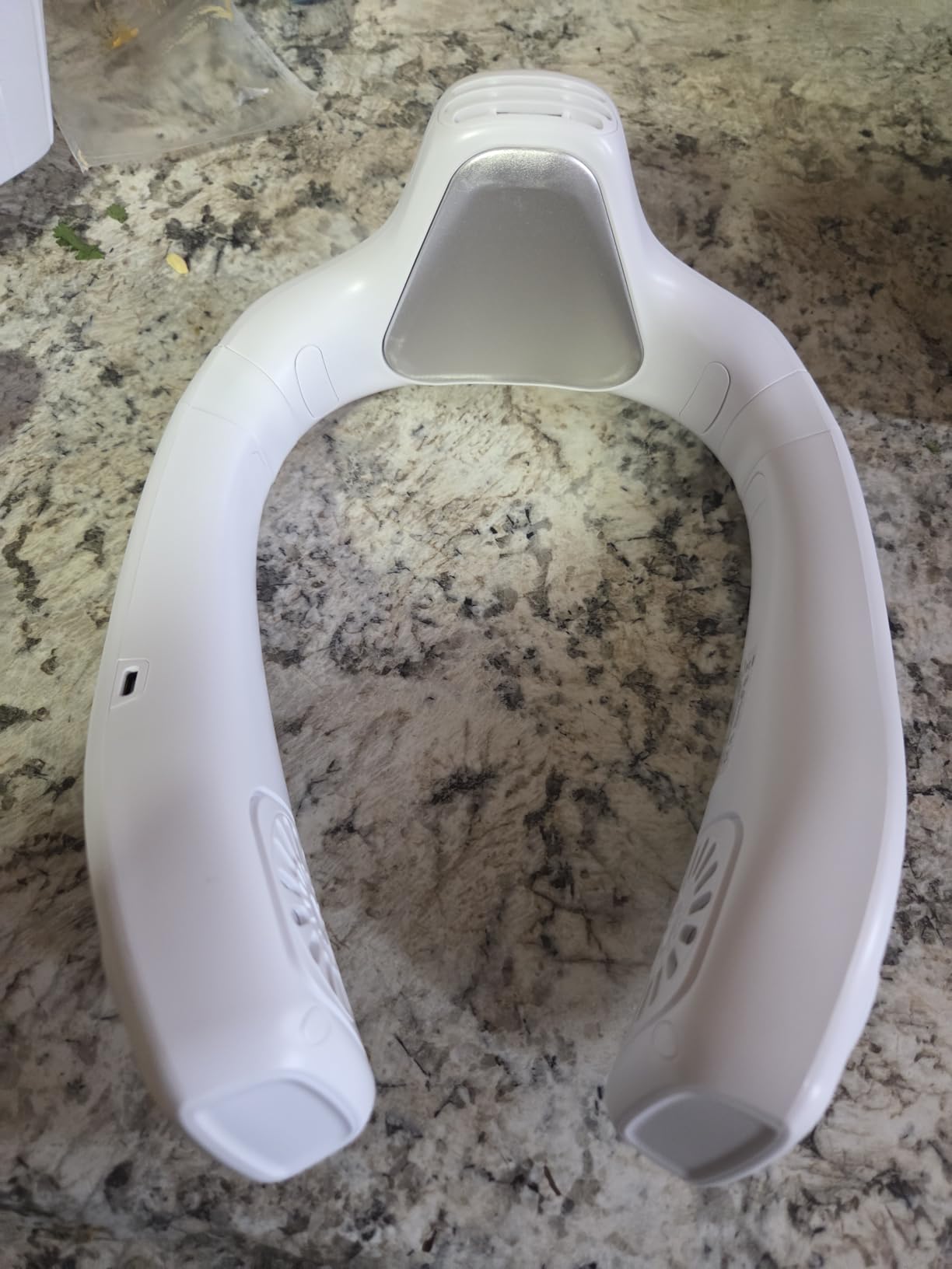 Neck Fan Air Conditioner with Large Cooling Plate, Portable Neck Fans that Blow Cold Air 360° Airflow, Wearable Personal AC Quiet Back Air Outlet 6000mAh Rechargeable, Gifts for Women Travel Office customer photo 2