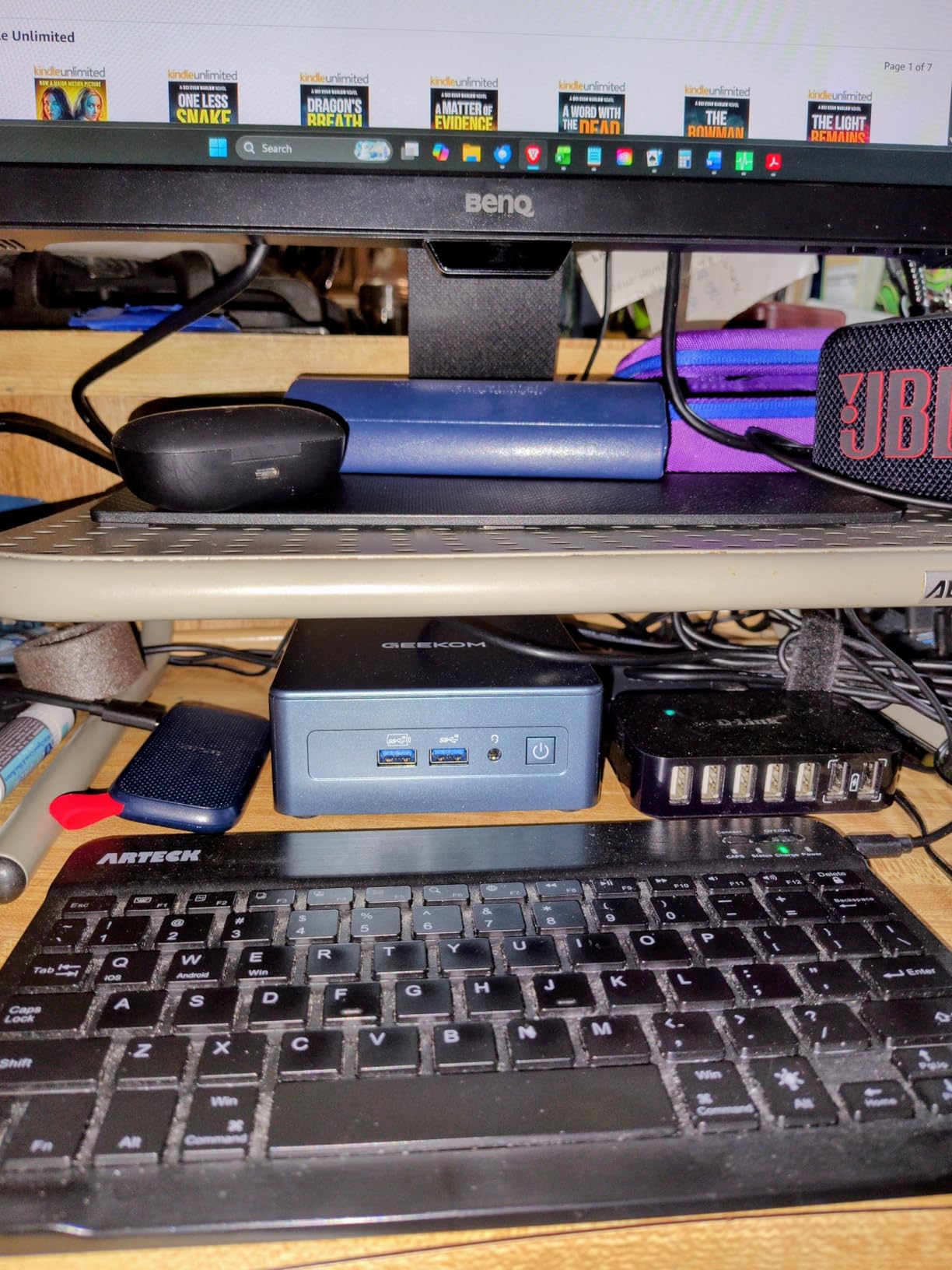 GEEKOM IT15, The Most Powerful AI Mini PC with Intel Ultra 9 285H(15th Gen) 99 Tops | 32GB DDR5, 2TB SSD | Arc 140T GPU | WiFi 7, 8K Quad Display, Win11 Pro, Video Editing, Coding, and Multitasking customer photo 2