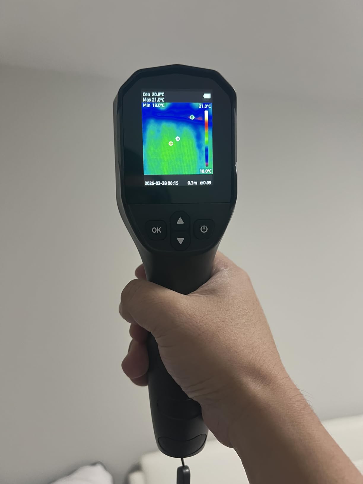 Thermal Camera, 240 x 240 TISR Resolution, -4°F to 1022°F Temp Range, 25Hz Infrared Camera with Temperature Alarm, 50°FOV Handheld Thermal Imaging Camera customer photo 1