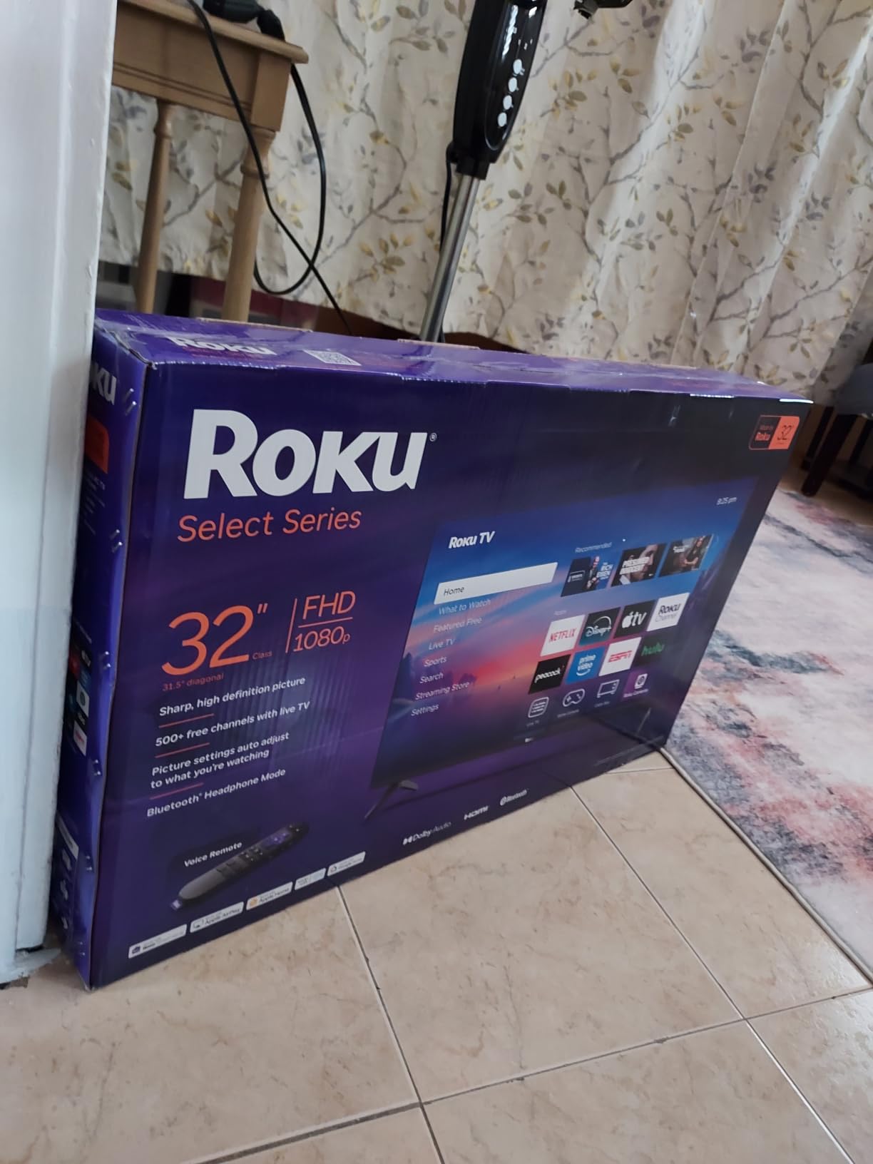 Roku Smart TV - 32-Inch Select Series, 1080p Full HD TV - Roku TV with Voice Remote - Flat Screen LED Television with Wi-Fi for Streaming Live Local News, Sports, Family Entertainment customer photo 1