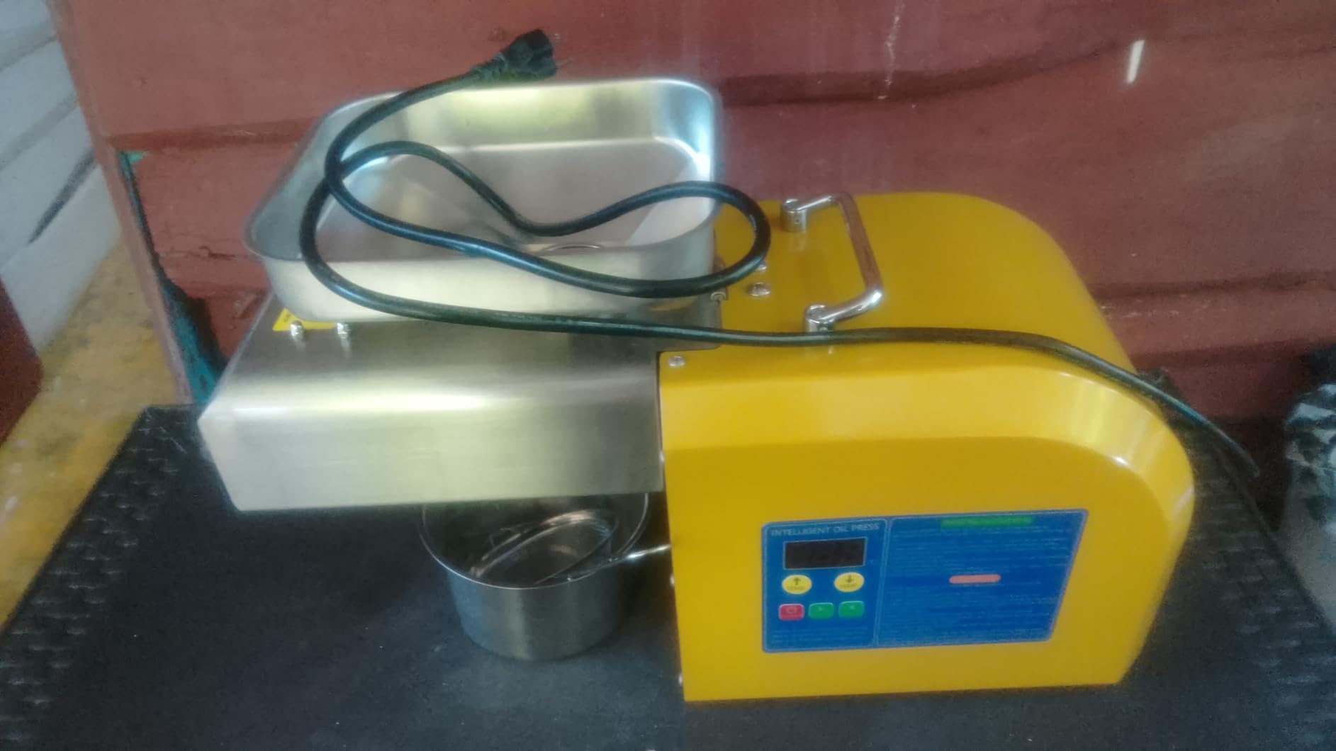 Oil Press Machine, 1800W Automatic Electric Oil Maker for Home & Commercial, Stainless Steel Oil Extractor for Cold & Hot Press for Seed, Nut, Peanut, Olive Kernel, Sesame, Sunflower, Walnut customer photo 2