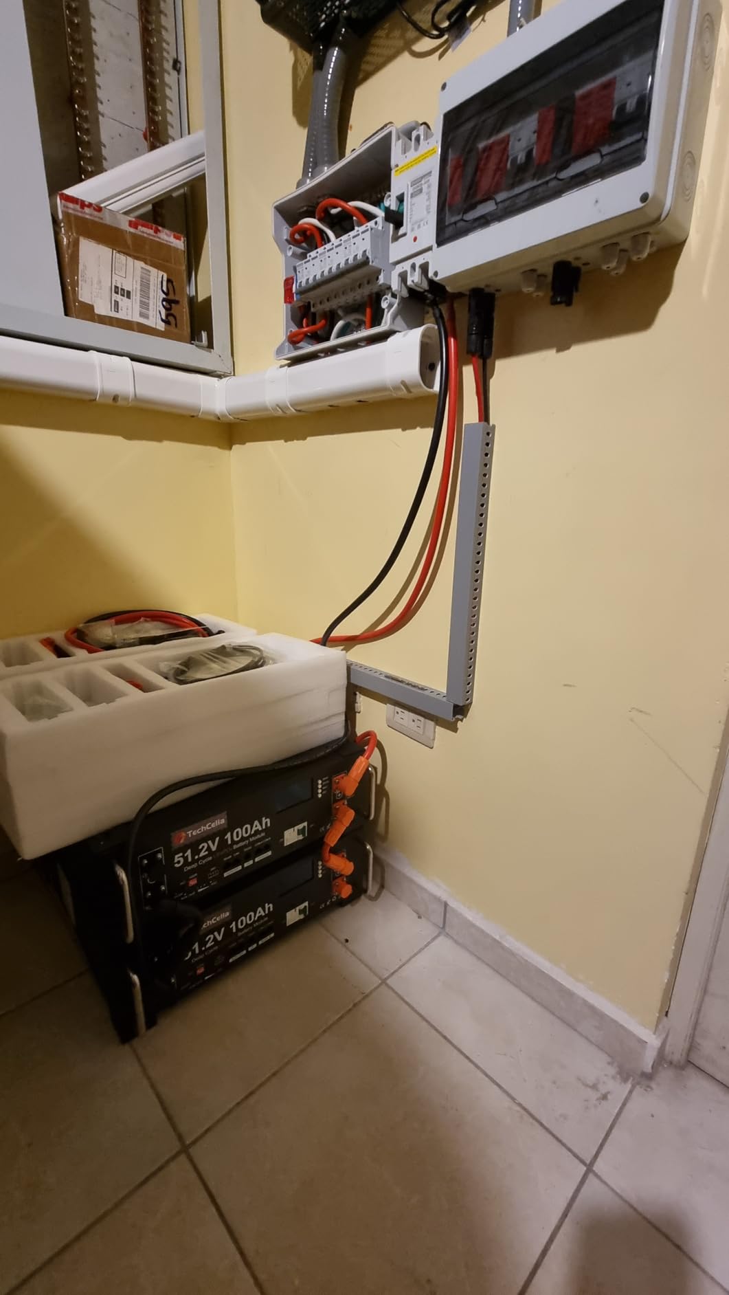 TechCella 48V 200Ah LiFePO4 Lithium Battery, 2 Pack 48V 100Ah, Inverter Communication, 3U Rack-Mount, Smart Display & Bluetooth, 6000+ Cycles, 10.24kWh Capacity for Off-Grid, Solar System, Backup customer photo 1