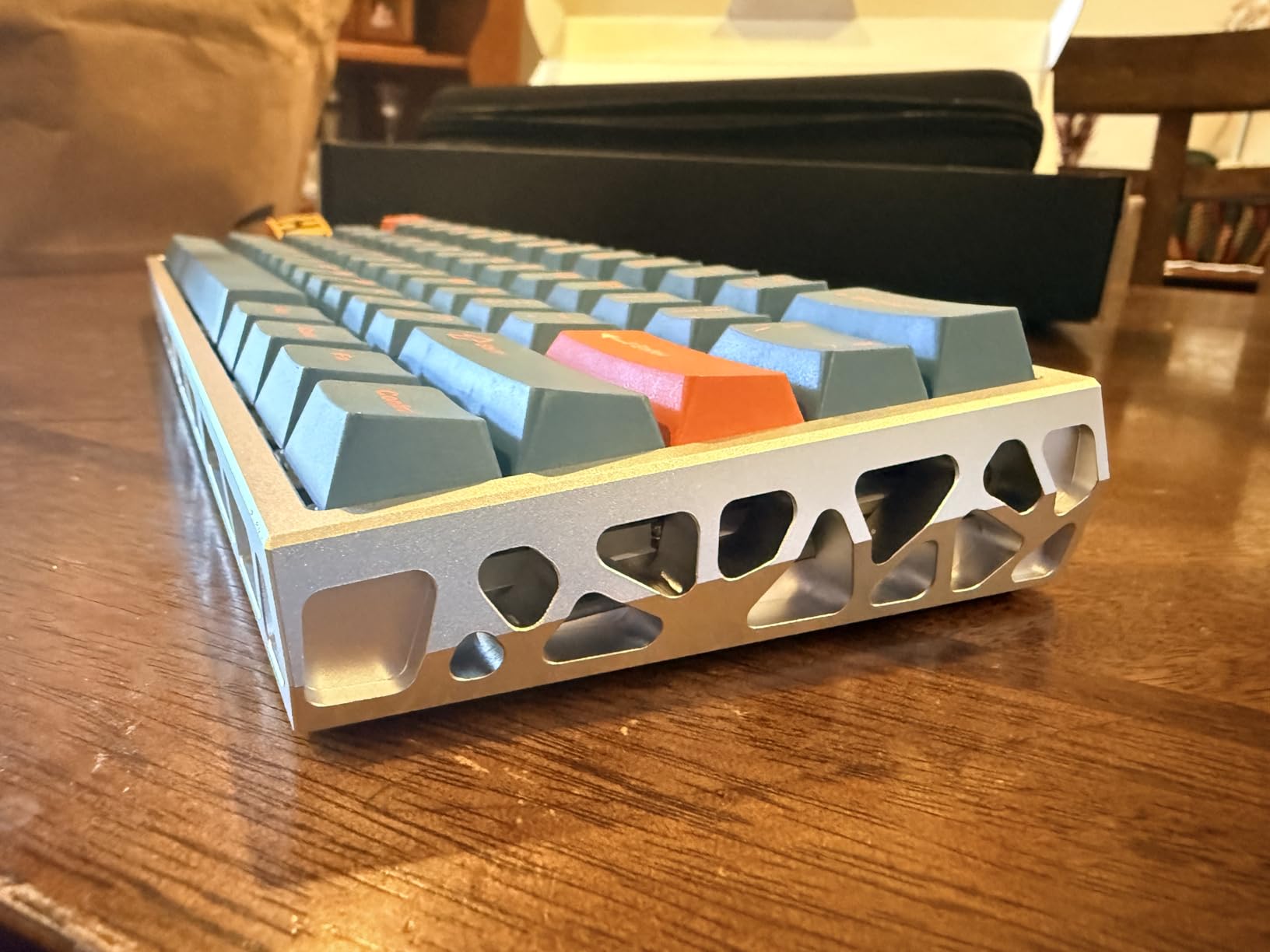kutethy KY60 Hollow Out Aluminum Keyboard Case, 60% Mechanical Keyboard Shell Custom Keyboard Barebones Compatible with Wooting60 Mad60 Win60 GH60 60HE customer photo 1