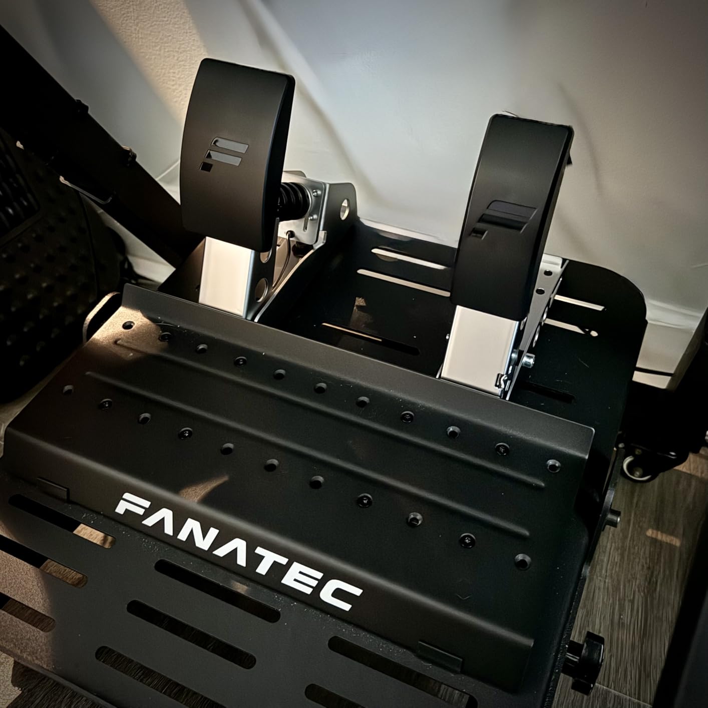 Fanatec Officially Licensed Gran Turismo DD Pro PlayStation Sim Racing Steering Wheel, Base and Pedals - Polyphony Digital Wheel, 5 Nm FluxBarrier Direct Drive, 2-Pedal Set for PC, PS5, PS4 customer photo 2