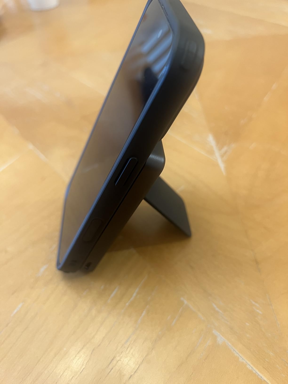 Mophie Powerstation Wireless Slim with Stand 10,000mAh Power Bank - MagSafe Compatible, 15W Qi2-Certified, 30W USB-C PD Fast Charging, Slim Battery Pack for iPhone, Android, Travel & Airplane Use customer photo 2