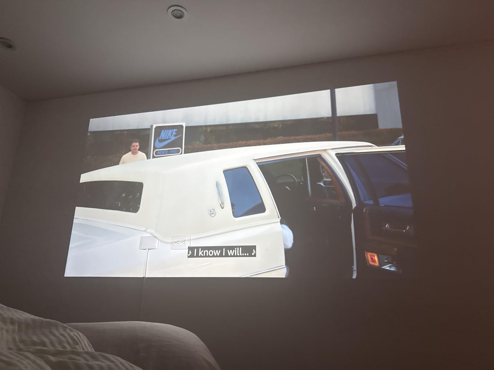 [Short Throw/Built in Apps] Projector 4K with WiFi and Bluetooth, 2000ANSI TOF Auto Focus Keystone Smart Projector for Dolby Audio Home Theater Movie, Kogata Outdoor Projector Portable Ceiling Gray customer photo 1