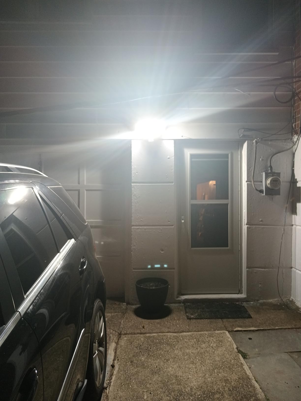 Philips 72W 7400LM LED Security Lights w/PIR Motion Sensor Outdoor, 5000K Daylight Dusk to Dawn Aluminum Flood Light, 3 Adjustable Heads, Waterproof for Garage, Yard, Porch customer photo 1