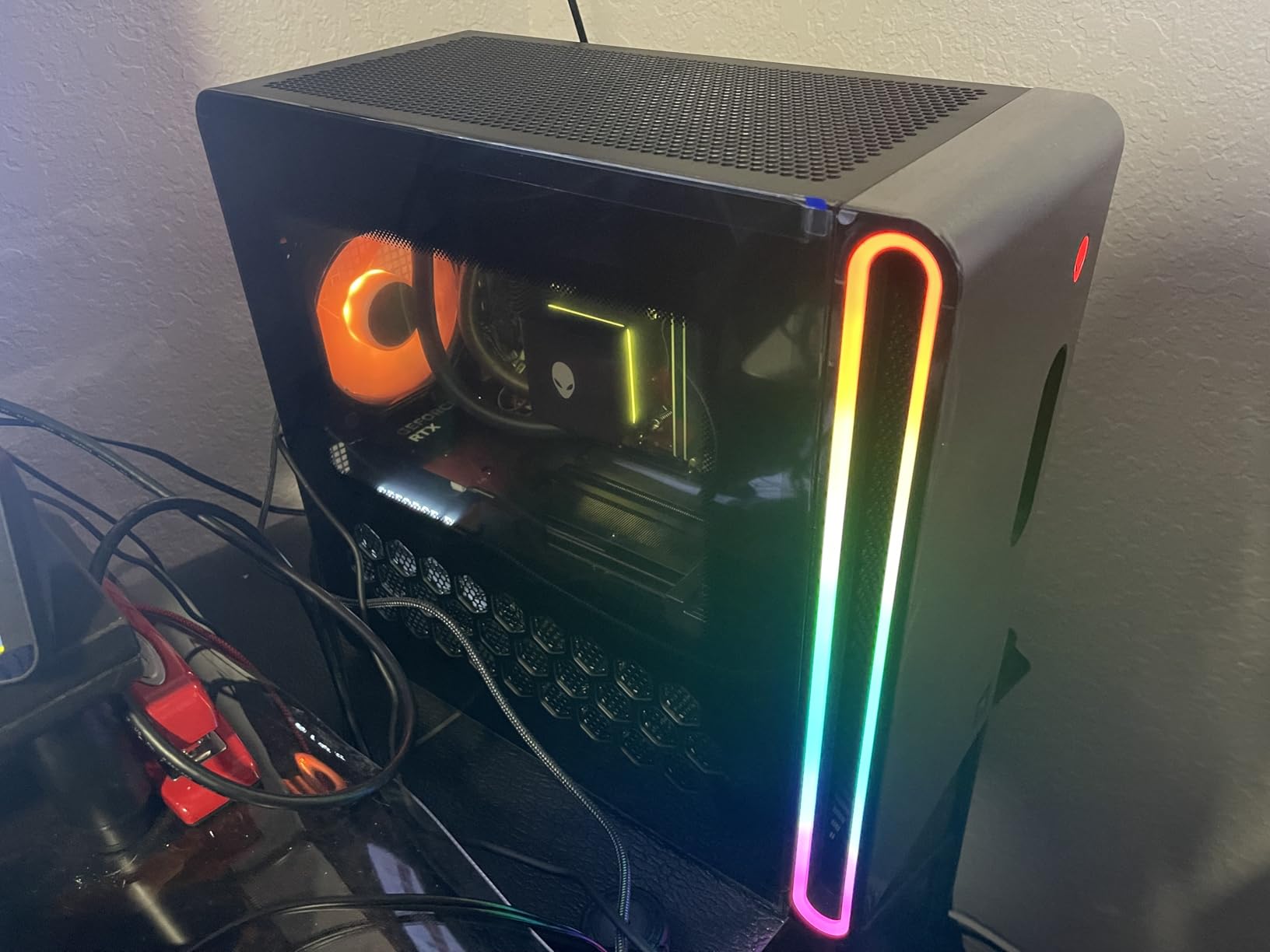 Alienware Aurora Gaming Desktop ACT1250 - Intel Core Ultra 7 265KF Processor, Liquid Cooled, NVIDIA GeForce RTX 5070, 32GB DDR5 RAM, 2TB SSD, 1000W Platinum Rated PSU, Windows 11 Home - Clear Panel customer photo 2