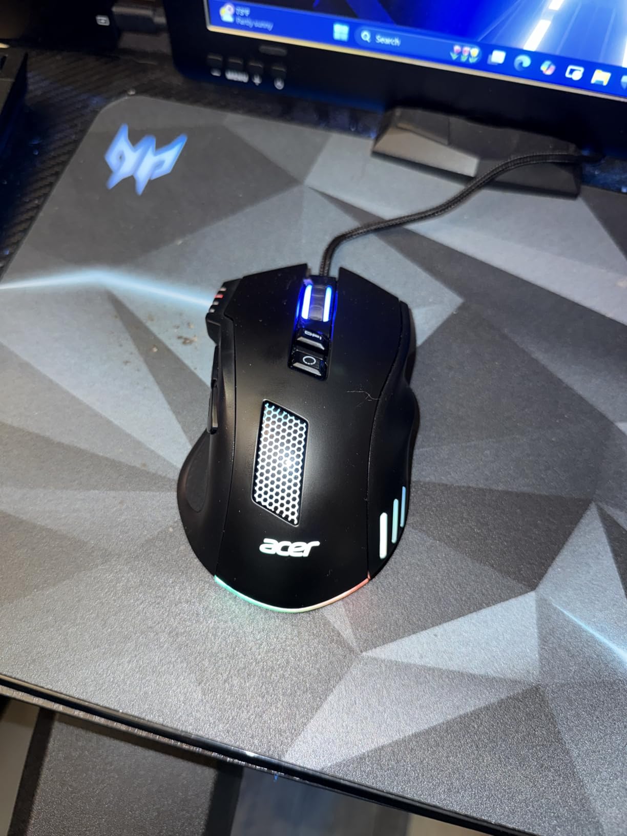 acer Wired Gaming Mouse, 12,800 DPI RGB Ergonomic Computer Mouse with Optical Sensor, 8 Programmable Buttons, 12 Backlit Modes, Software for DIY Keybinds, Rapid Fire, USB Gaming Mice for Laptop, PC customer photo 2