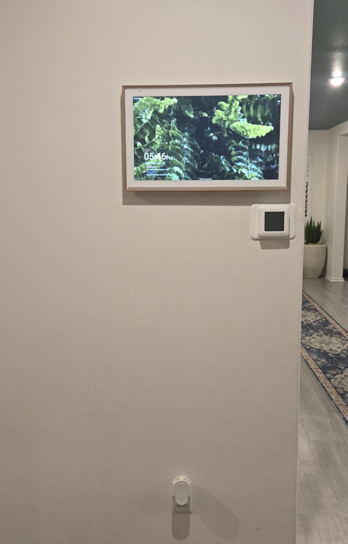 Apolosign 21.5-inch Digital Calendar Smart Wall Display, Electronic Touchscreen with App Installation customer photo 1