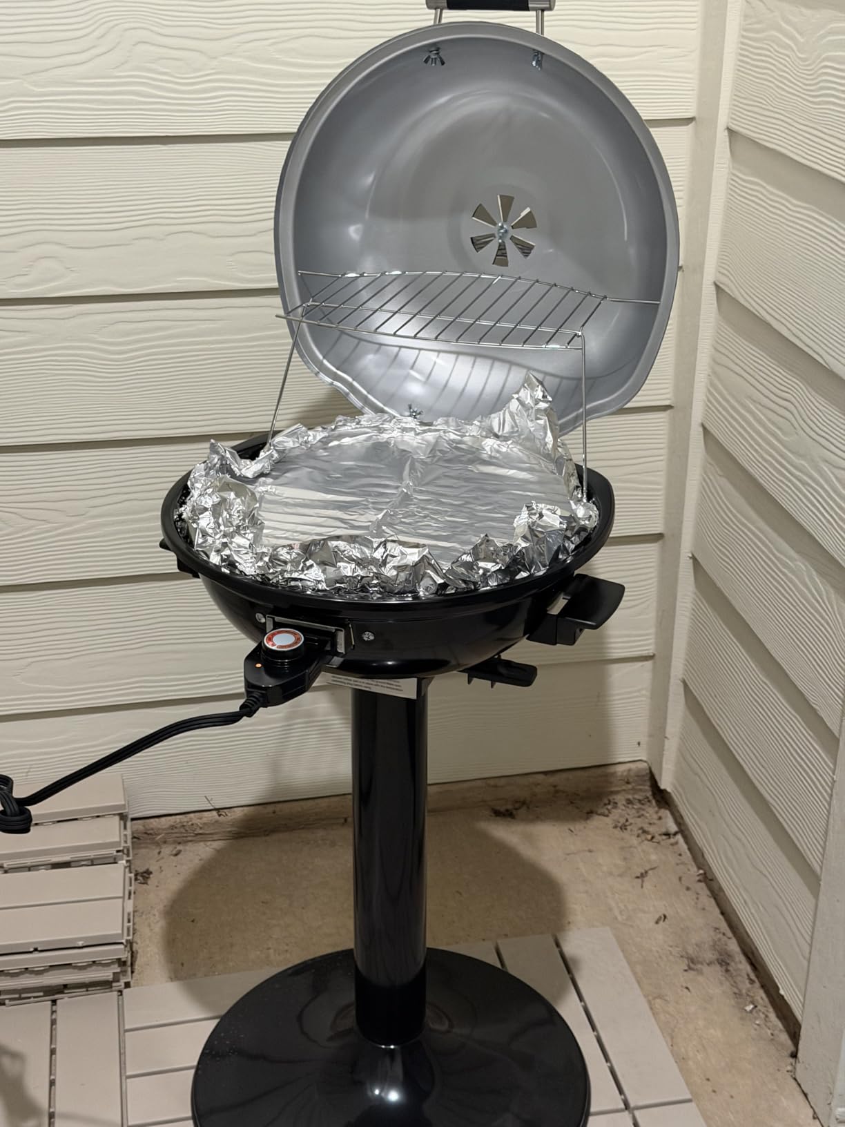 Electric Grill, Techwood Indoor/Outdoor Electric BBQ Grill, 1600W Portable Removable Stand Grill with Adjustable Heat & Drip Tray, Double Layer Design for Party, Patio & Backyard (Black) customer photo 2