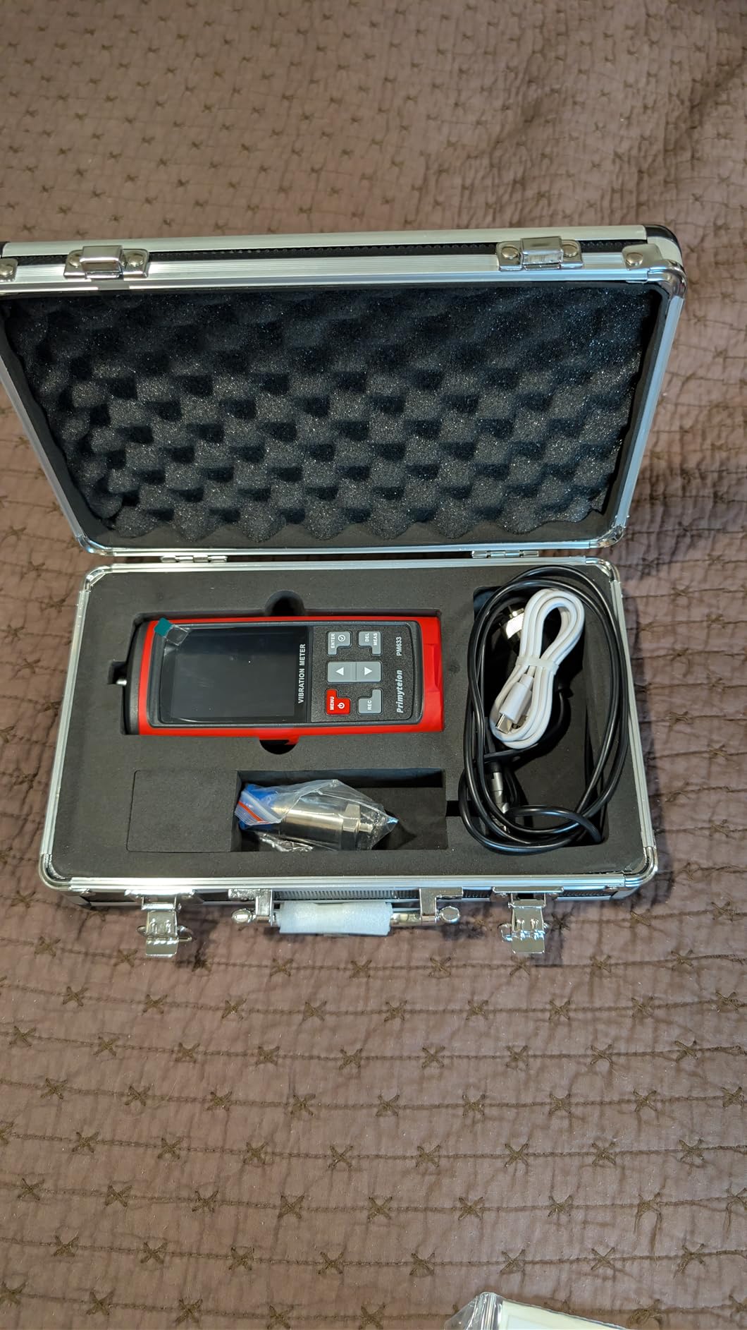 PM633C Digital Vibration Meter, Measurement Analysis Mechanical Equipment Vibration Frequency, Acceleration, Velocity, Displacement, Temperature for Motors, HVAC, Engines, Generator, Pumps customer photo 1