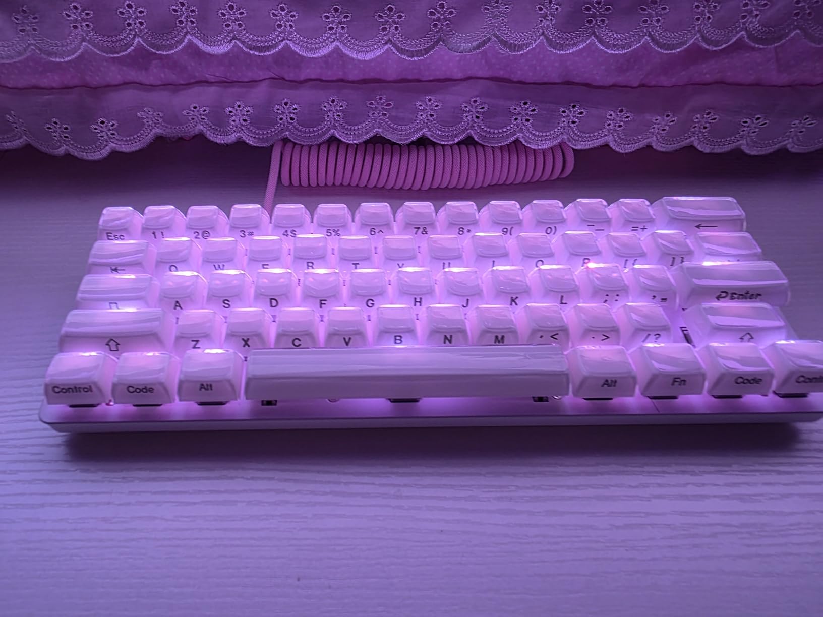Razer Huntsman Mini 60% Gaming Keyboard: Linear Optical Switches - Rapid Trigger Mode - Chroma RGB Lighting - PBT Keycaps - Onboard Memory - Snap Tap - White customer photo 2