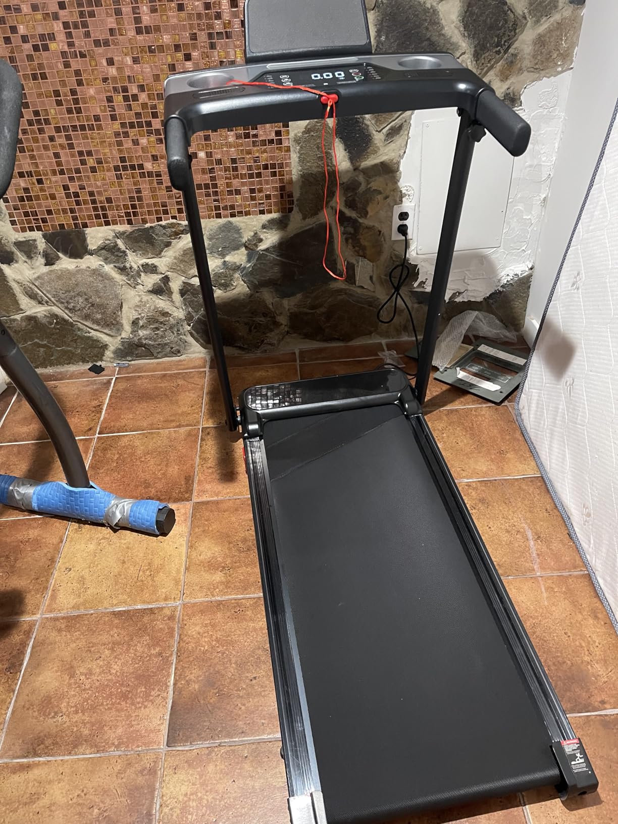 Portable Treadmill with Incline, 3.0HP Walking Pad with Handle Bar, 3-in-1 Foldable Treadmill for Home Office Small Space with Quiet Brushless, 300 LBS Capacity customer photo 2