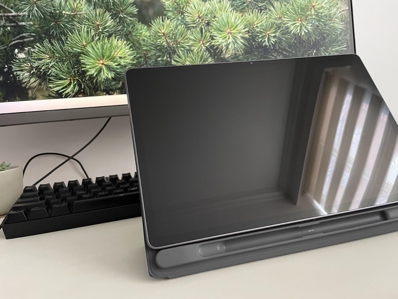 Lenovo Idea Tab Plus - Lightweight Tablet - 12.1 inch 2.5K IPS Touchscreen Display - 90Hz - MediaTek Dimensity 6400-8GB Memory - 128GB Storage - Integrated Arm Mali-G57 MC2 - Lenovo Tab Pen and Folio Case customer photo 1