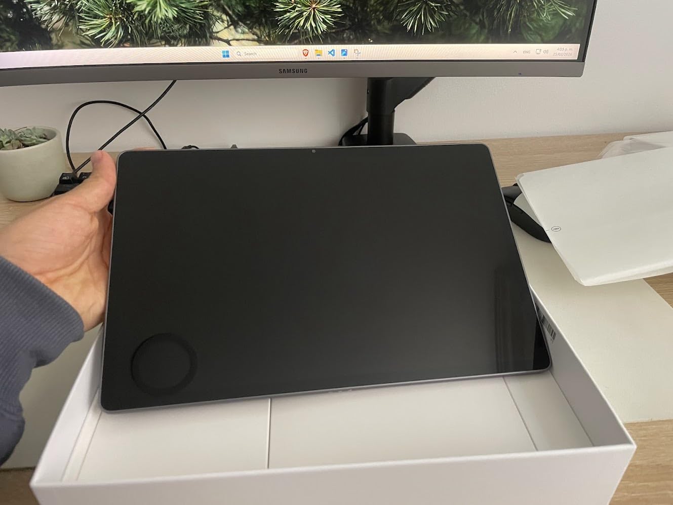 Lenovo Idea Tab Plus - Lightweight Tablet - 12.1 2.5K IPS Touchscreen Display - 90Hz - MediaTek Dimensity 6400-8GB Memory - 128GB Storage - Lenovo Tab Pen and Folio Case customer photo 2