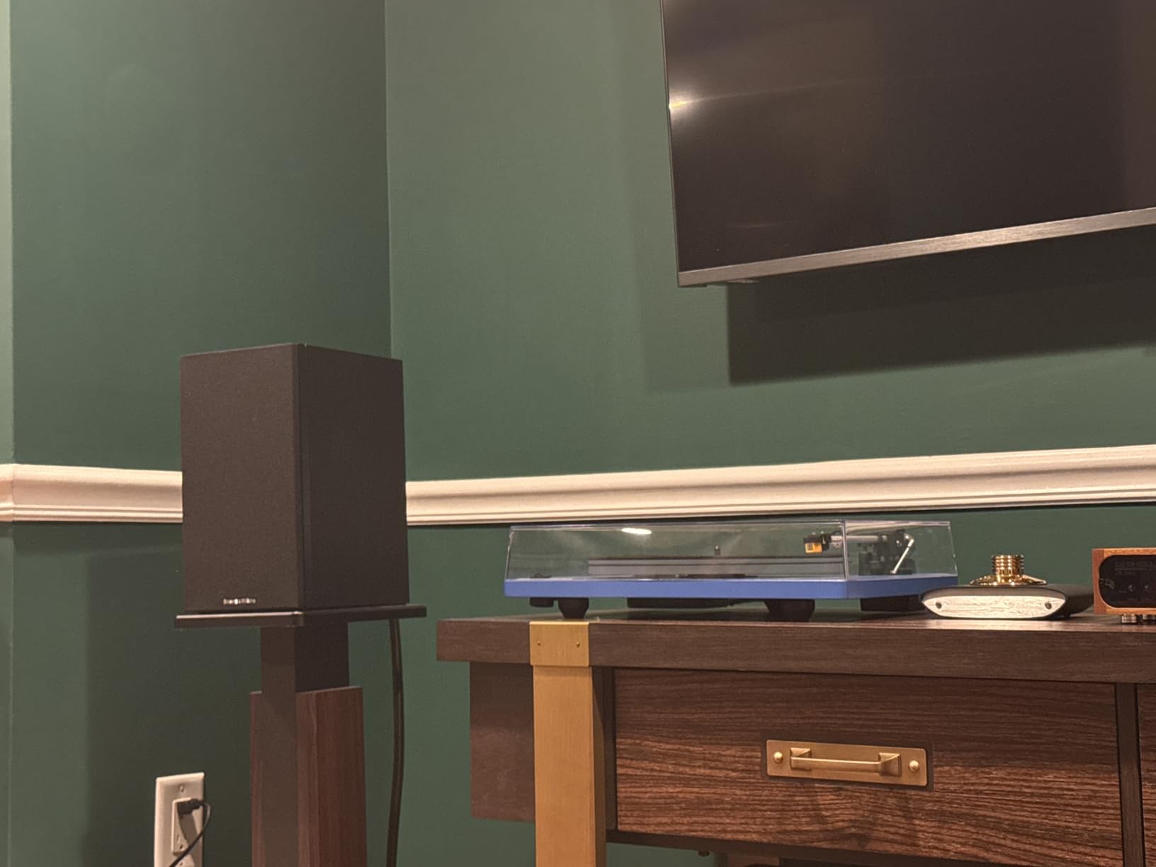 Wood Speaker Stands Pair 25-34 Inch Height Adjustable (63-84CM), Universal Desktop Floor Speaker Stands Studio Monitor Stands, Enhanced Audio Listening Experience for Home Theater, Black customer photo 1