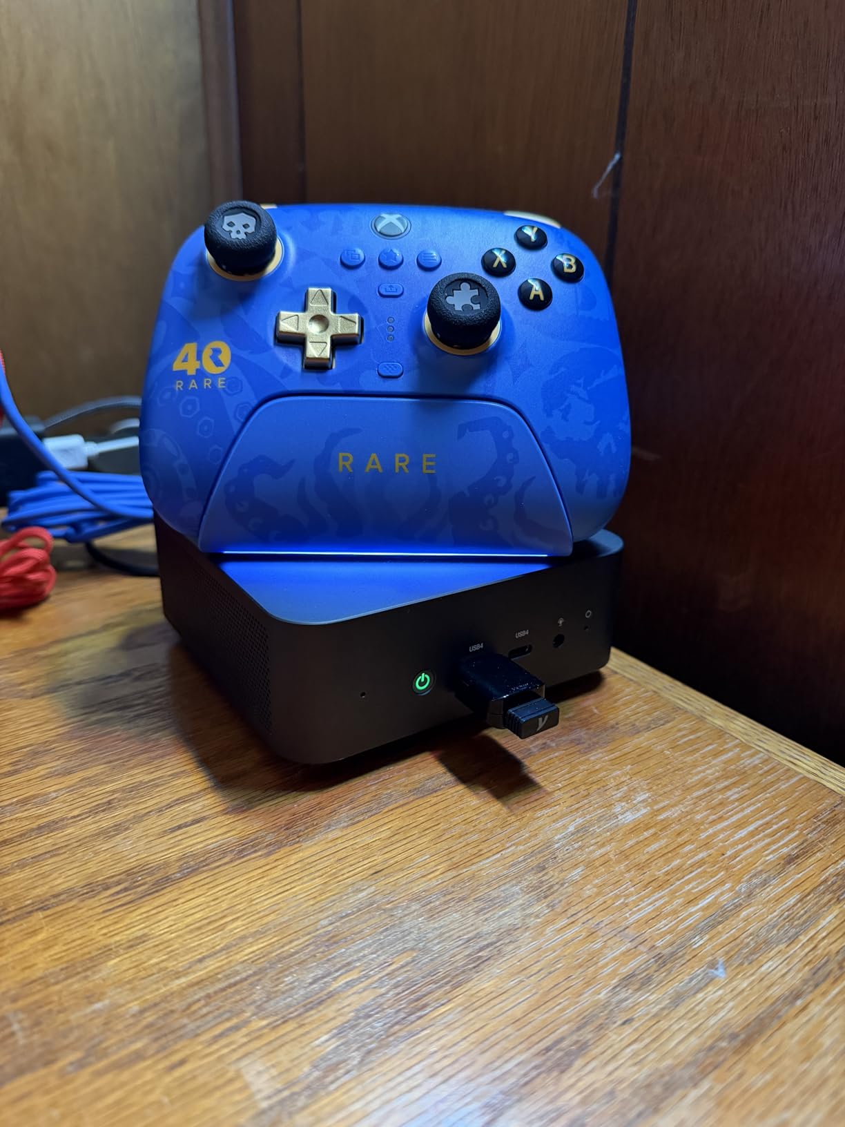 8BitDo Ultimate 3-mode Wireless Controller for Xbox, Hall Effect Joysticks, Pro Back Buttons, Compatibility with Xbox Series X|S & Xbox One, Apple, Windows PC & Android - Rare 40th Anniversary Edition customer photo 2