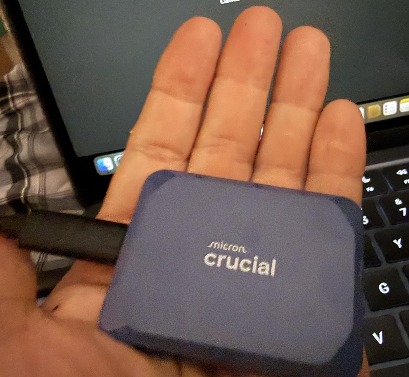 Crucial X10 4TB Portable SSD, Up to 2,100MB/s, USB 3.2 USB-C, External Solid State Drive, Compatible with Windows, Mac & Android, Durable Storage for Games, Photos & Files, Black - CT4000X10SSD9C02 customer photo 2