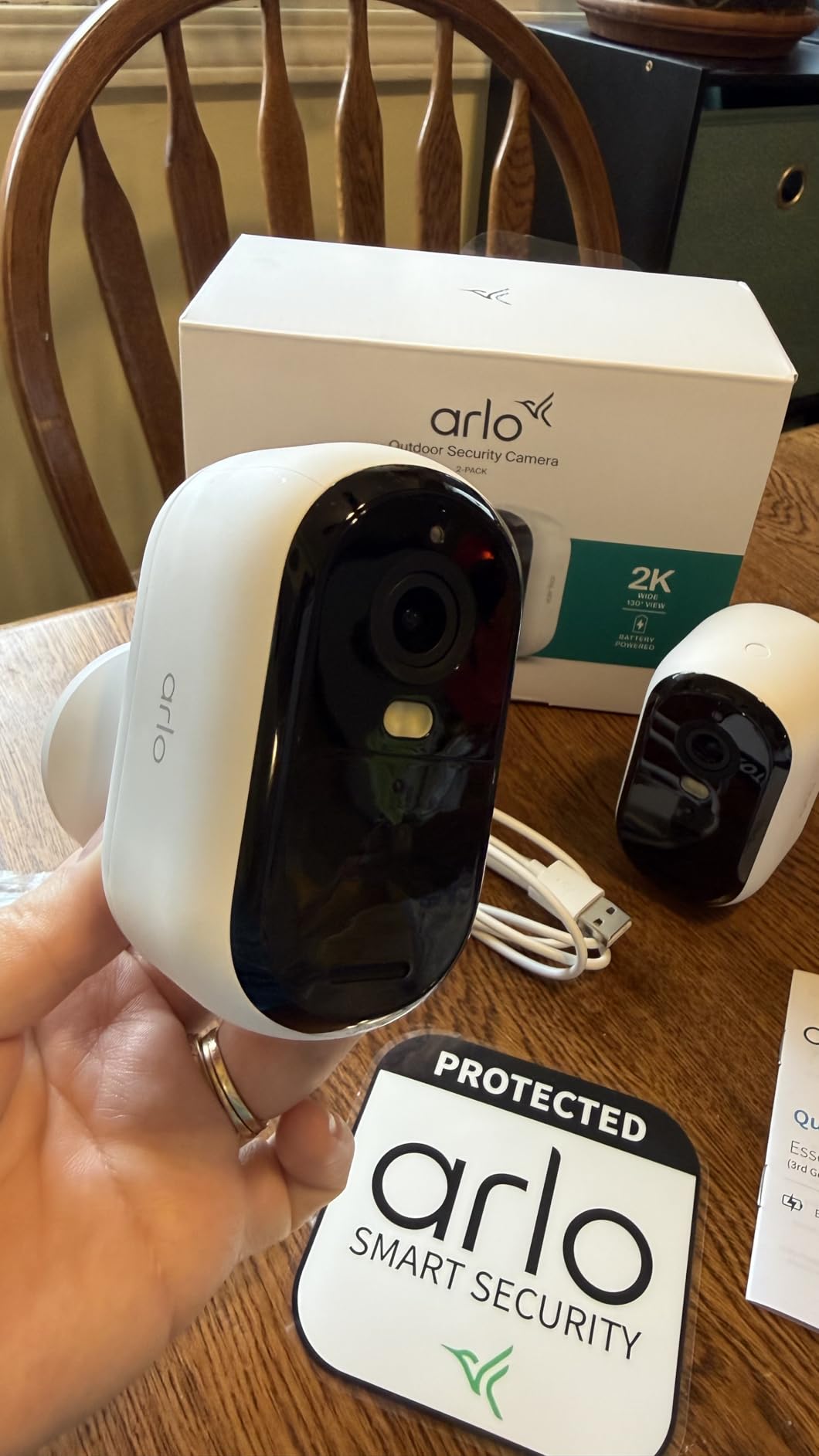 Arlo Essential Security Cameras Wireless Outdoor 2K (3rd Gen, 2025 Release) - Battery Power, Person Recognition, Package Detection, Animated Preview, 1-Month Trial of Secure Plan customer photo 1