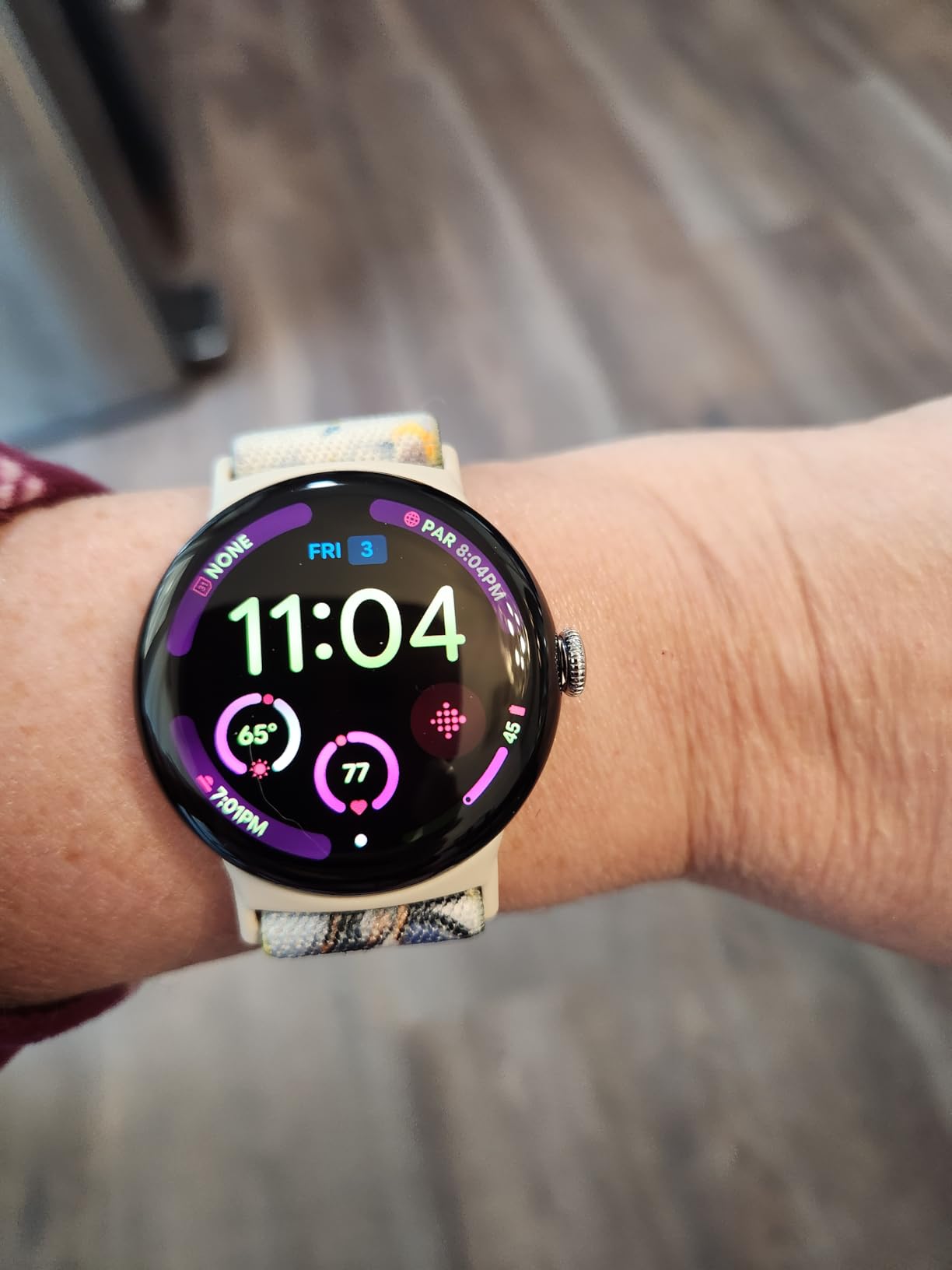 Pixel Watch 4 (41mm) - Android Smartwatch with Heart Rate and Sleep Tracking - 30-Hour Battery - Fitness Tracking - Google AI - Polished Silver Aluminum Case - Porcelain Active Band - Wi-Fi customer photo 1