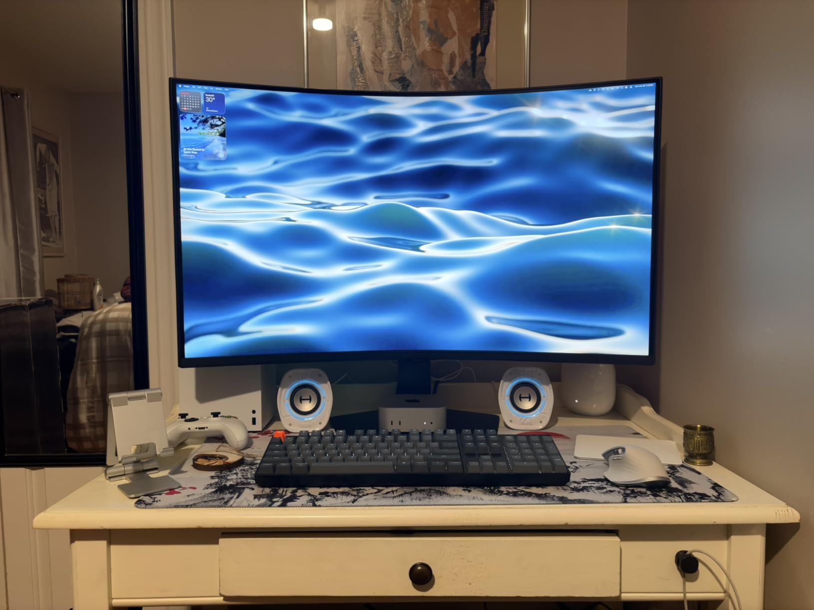 Samsung 37-inch Odyssey G7 (G75F) 4K UHD Resolution, 165Hz, Curved Gaming Monitor, 1ms Response Time, VESA DisplayHDR 600, AMD FreeSync Premium Pro customer photo 1