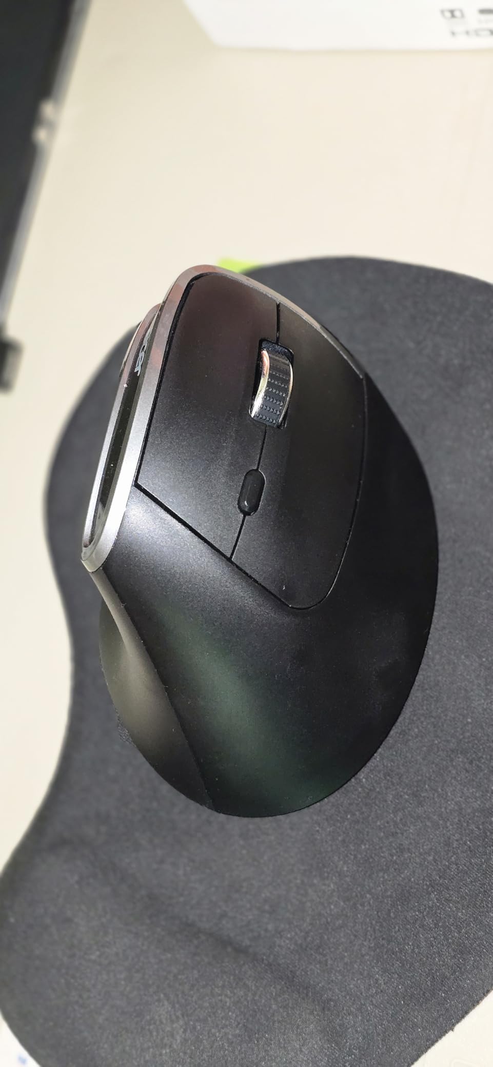 acer Ergonomic Mouse Wireless, Vertical Computer Mouse for Office, Ergo Mice Rechargeable for Medium to Large Sized Hands, 2.4GHz USB Receiver, 800/1200/1600 DPI, 6 Buttons for Laptop, PC and Desktop customer photo 2