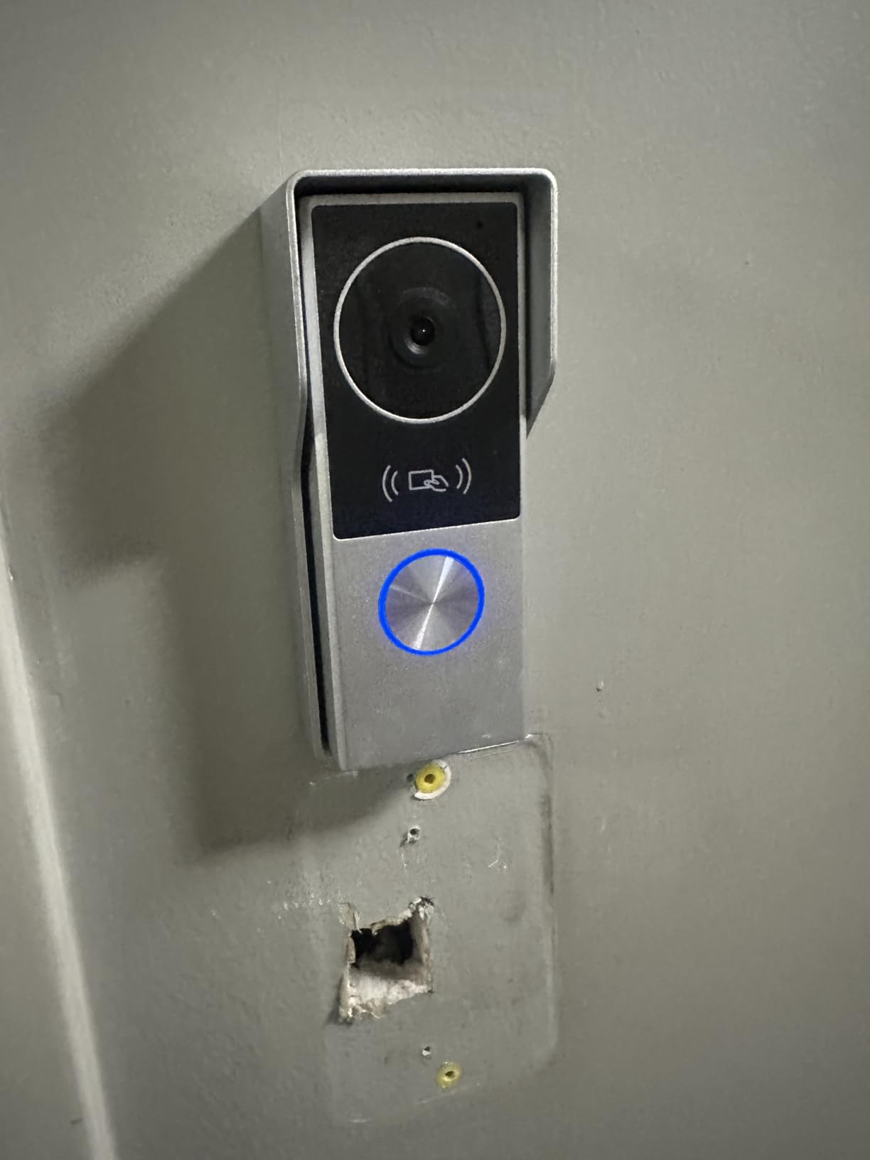 2-Wired Video Intercom System with Dual 7'' Touch Screen, 1080P HD Camera & 130° Wide Angle, Two-Way Calling Between Screens, Tuya APP Remote Control, Waterproof, for Villa Apartment customer photo 1