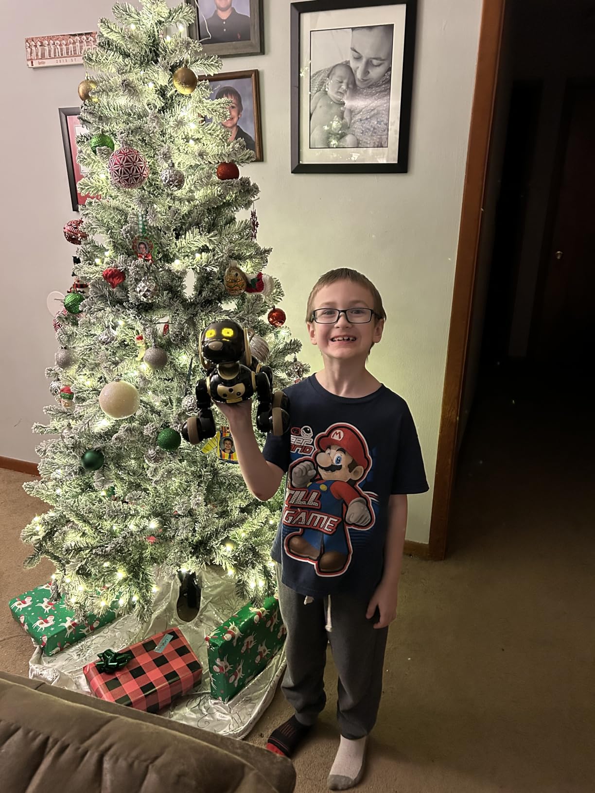 Ruko 18011 Smart Robot Dog, Interactive Puppy with 30 LED Expressions, Programmable Play, 2.4 GHz Remote & Gesture Control, Toy for Kids Age 3+ customer photo 2