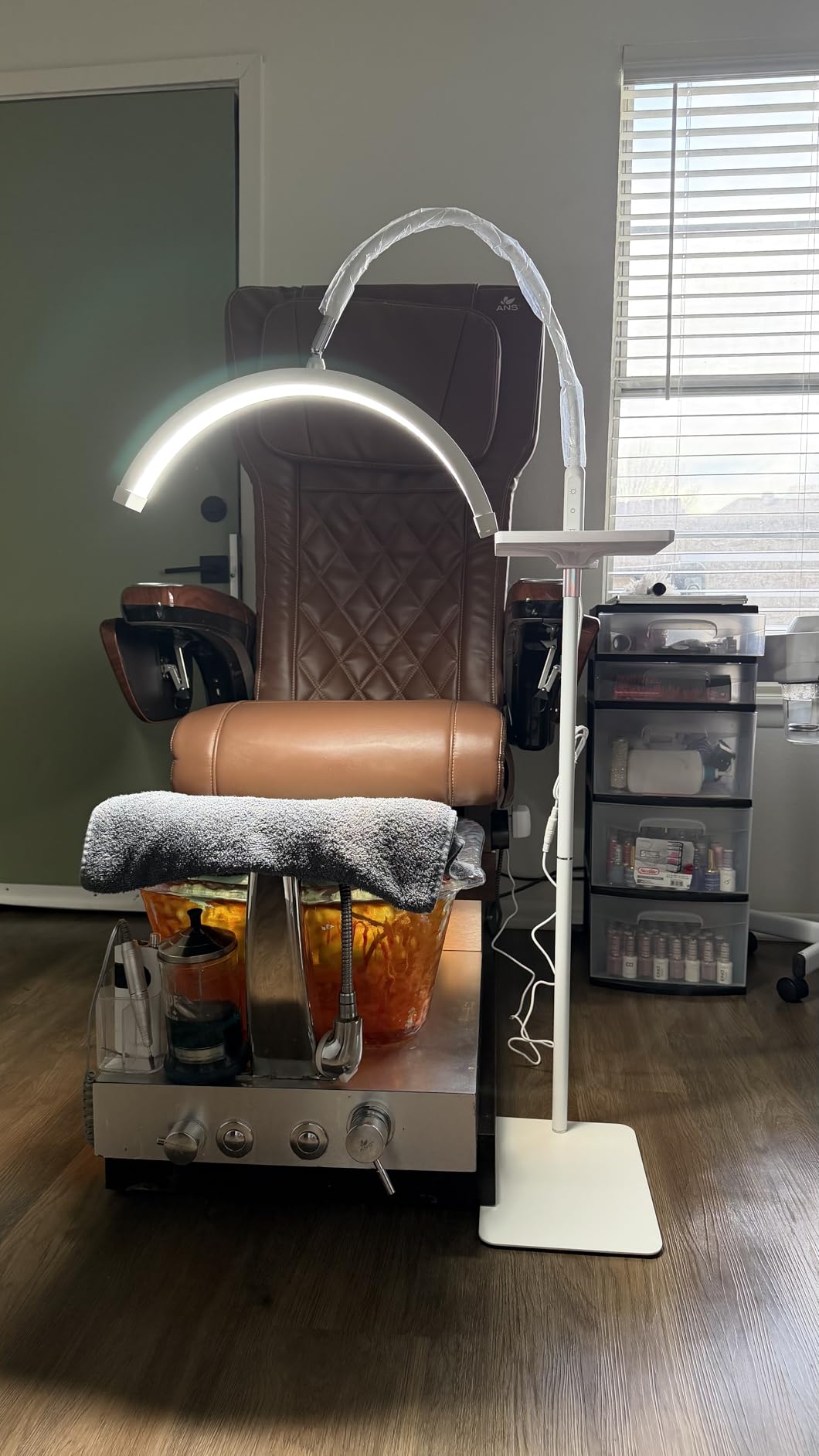 LIONVISON Half Moon Lash Light: 6500K LED Lamp Ring Light with Tray - 360° Flexible Gooseneck Durable Metal Stand - Salon Use for Lash Artists Eyelash Extensions customer photo 2