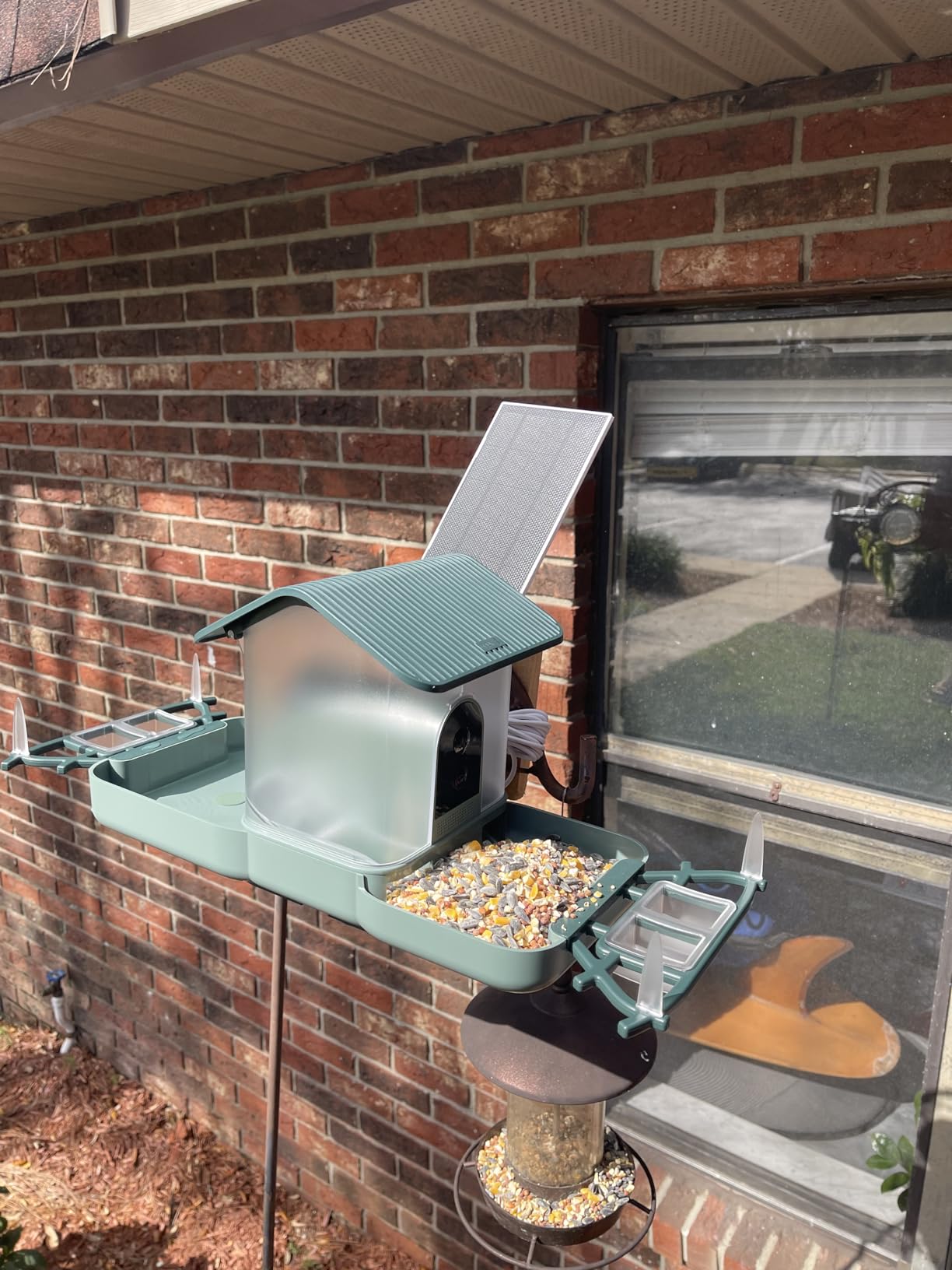 Dual-Lens Bird Feeder with Camera & Bird Bath Combo, Watch Birds Eat & Bathe with WiFi 2K HD Video, Auto Record, AI Recognition, APP Alerts, Solar Powered, for Backyard Garden Porch Fence Decor customer photo 2