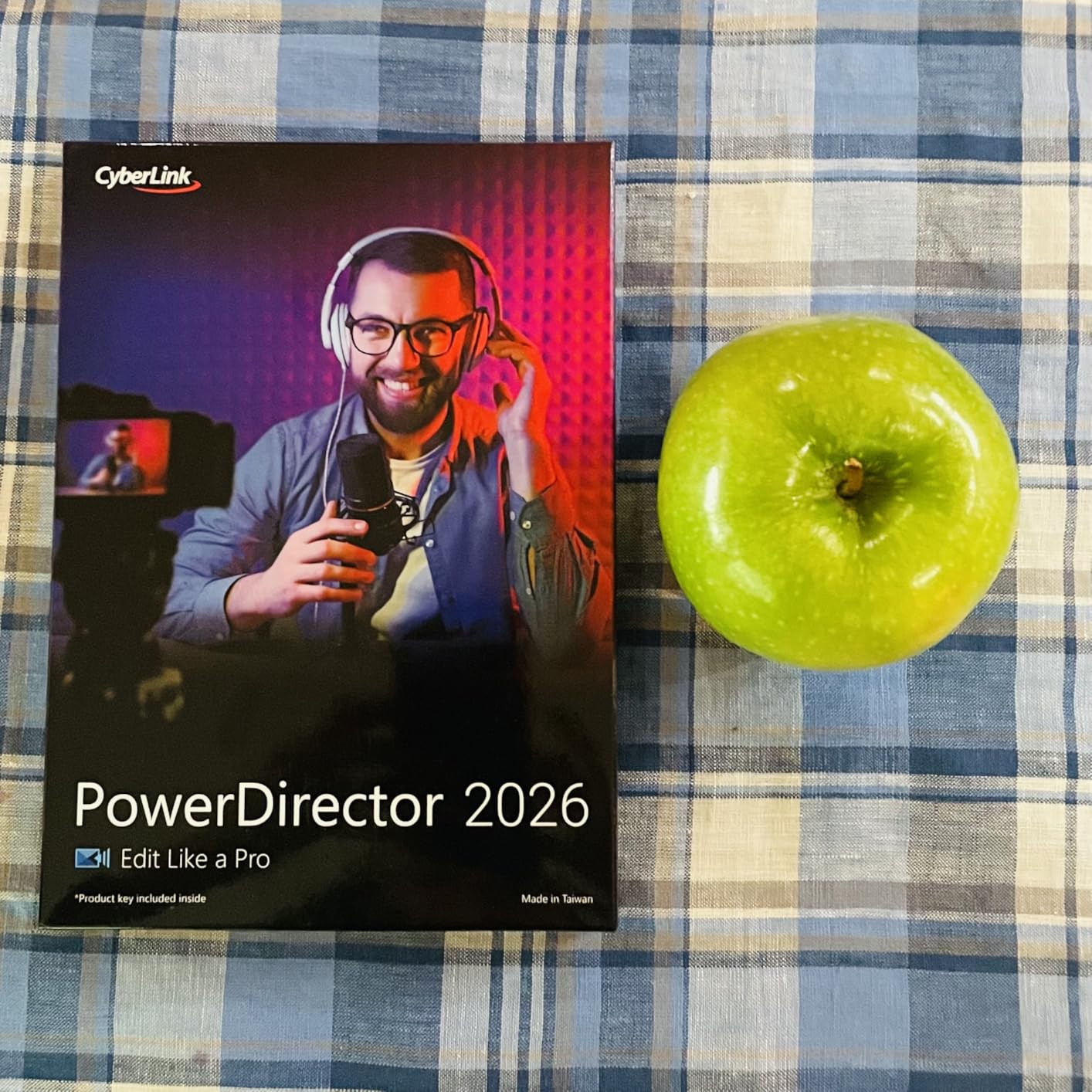 CyberLink PowerDirector 2026 | Easily Create Videos Like a Pro | Intuitive AI Video Editing for Windows | Visual Effects, Slideshow Maker & Screen Recorder | Box with Download Code customer photo 1