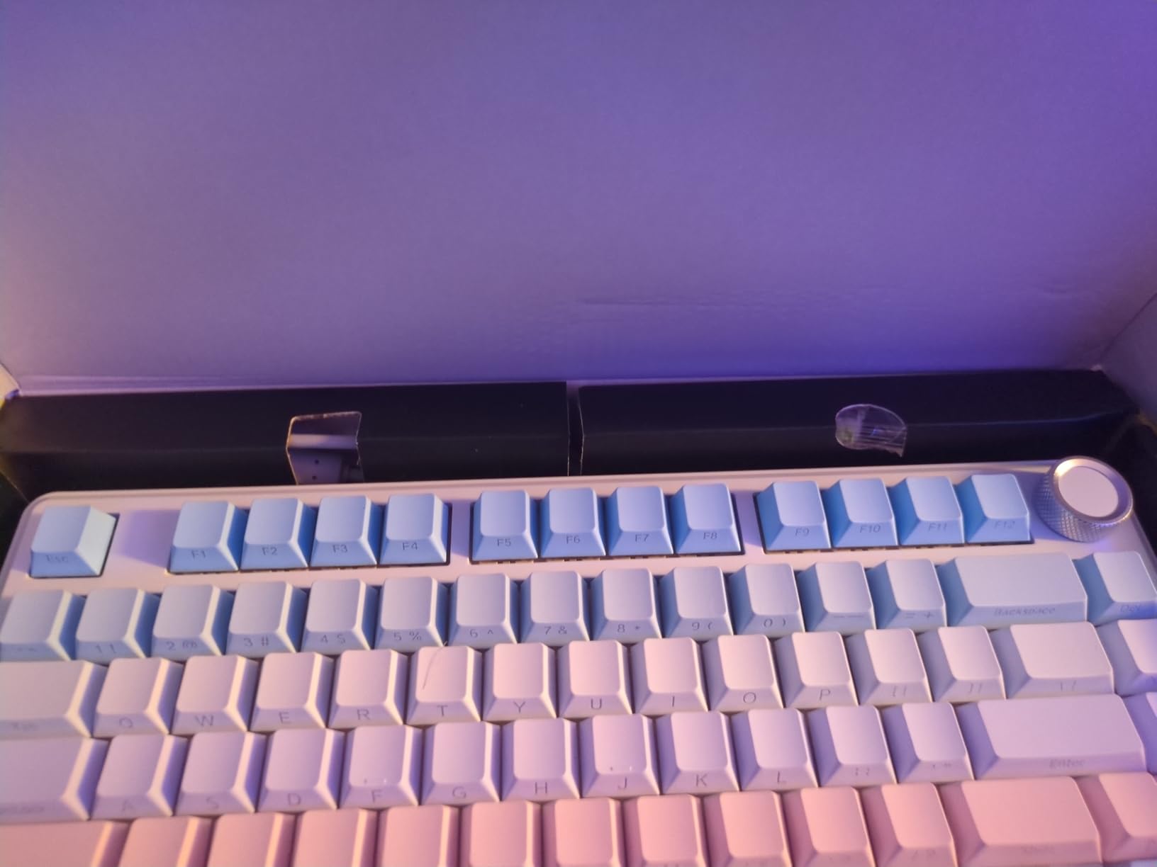 SOLAKAKA A75 75% Wireless Mechanical Keyboard, Hot Swappable Gaming Keyboard with Multifunction Knob & RGB, Gasket Mounted Creamy Keyboard, PBT Keycaps, Compact Layout for Win/Mac/PC customer photo 2