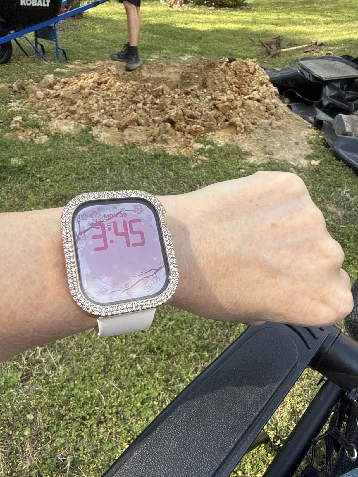 Apple Watch Series 11 [GPS 42mm] Smartwatch with Rose Gold Aluminum Case - Sleep Score, Fitness Tracker, Health Monitoring customer photo 1