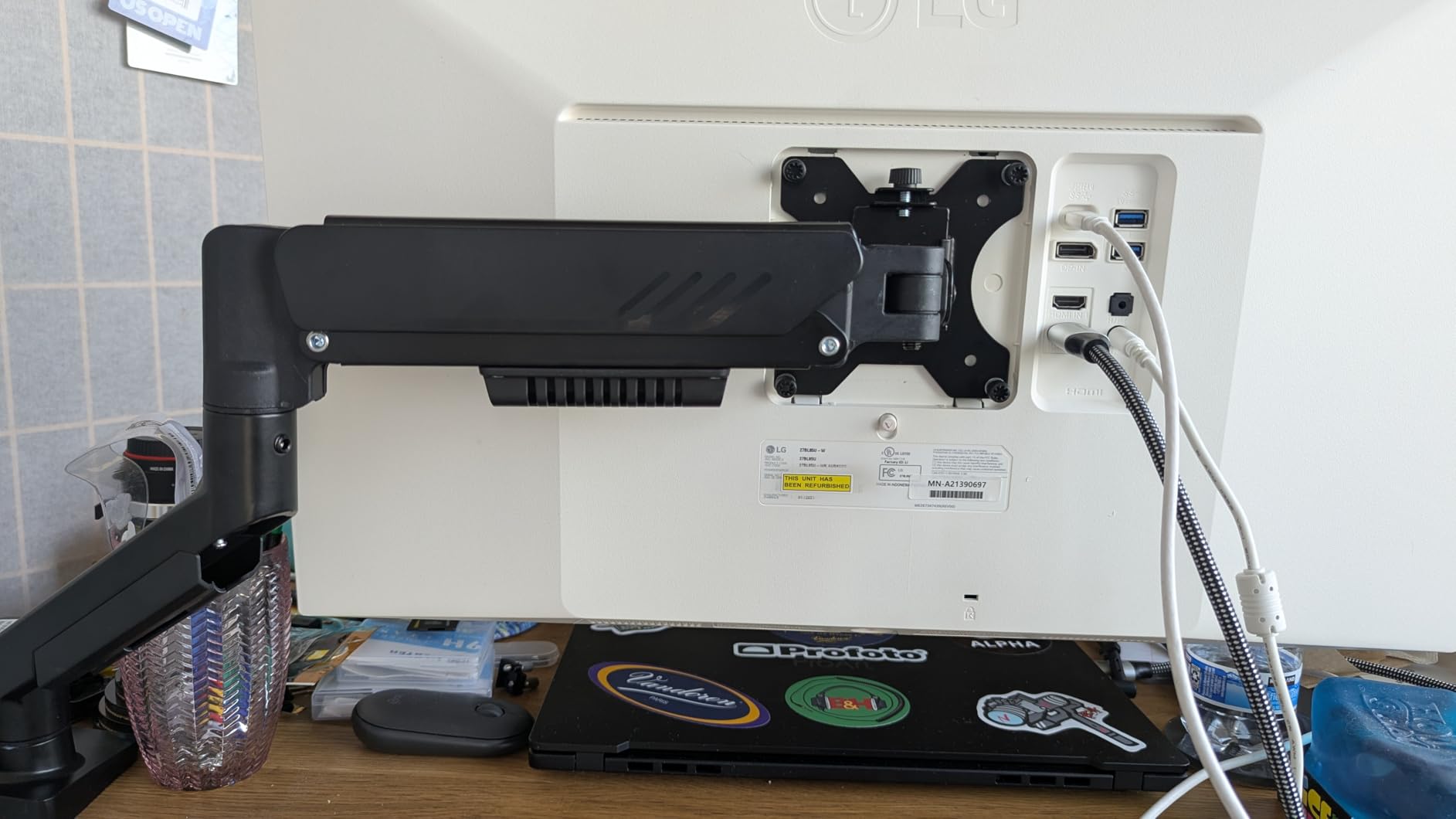 ErGear Single Monitor Arm, Fully Adjustable Monitor Mount for 13-34 Inch Screens, Fast Install Computer Monitor Stand with Tool-Free VESA Mount, Cable Management, Holds 19.8 lbs, Max VESA 100x100mm customer photo 2