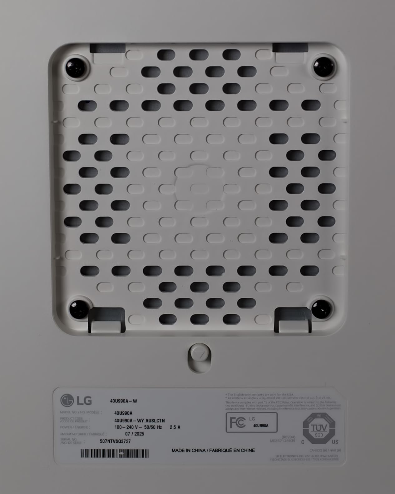 LG 32U990A-S 32-Inch Ultrafine 6K (6144 x 3456) Nano IPS Black Thunderbolt 5 Professional Monitor, 60Hz, DisplayHDR 600, Speakers, HDMI 2.1, DisplayPort 2.1, USB-C, Tilt/Height/Pivot Stand, Silver customer photo 1