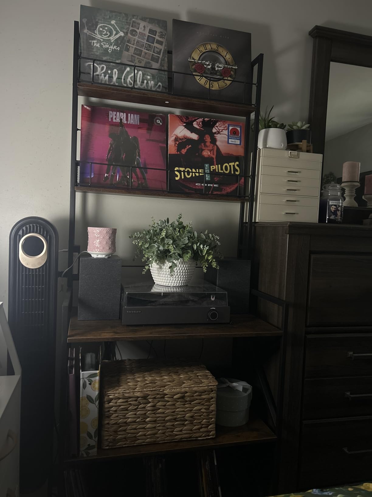 Record Player Stand with Power Outlet, 5-Tier Vinyl Record Storage Rack with Turntable Stand, LP Album Organizer & Display Rack, Media Storage Cabinet for Living Room Bedroom Music Corner customer photo 2