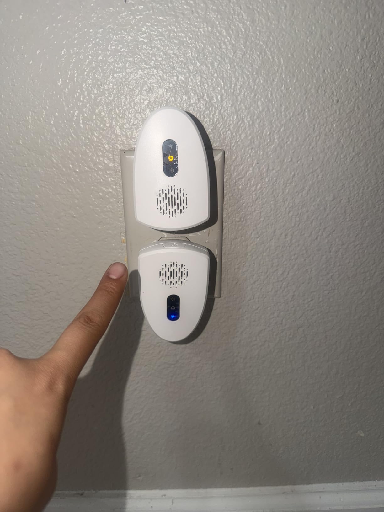 2026 Upgraded Ultrasonic Pest Control Repeller, Mouse Repellent Indoor for Spider Bug Roach Ant Mosquito Rat Mice Insect Deterrent, Mouse Rodent Repellent Ultrasonic Plug in, 3 Mode Switching, 6 Pack customer photo 1