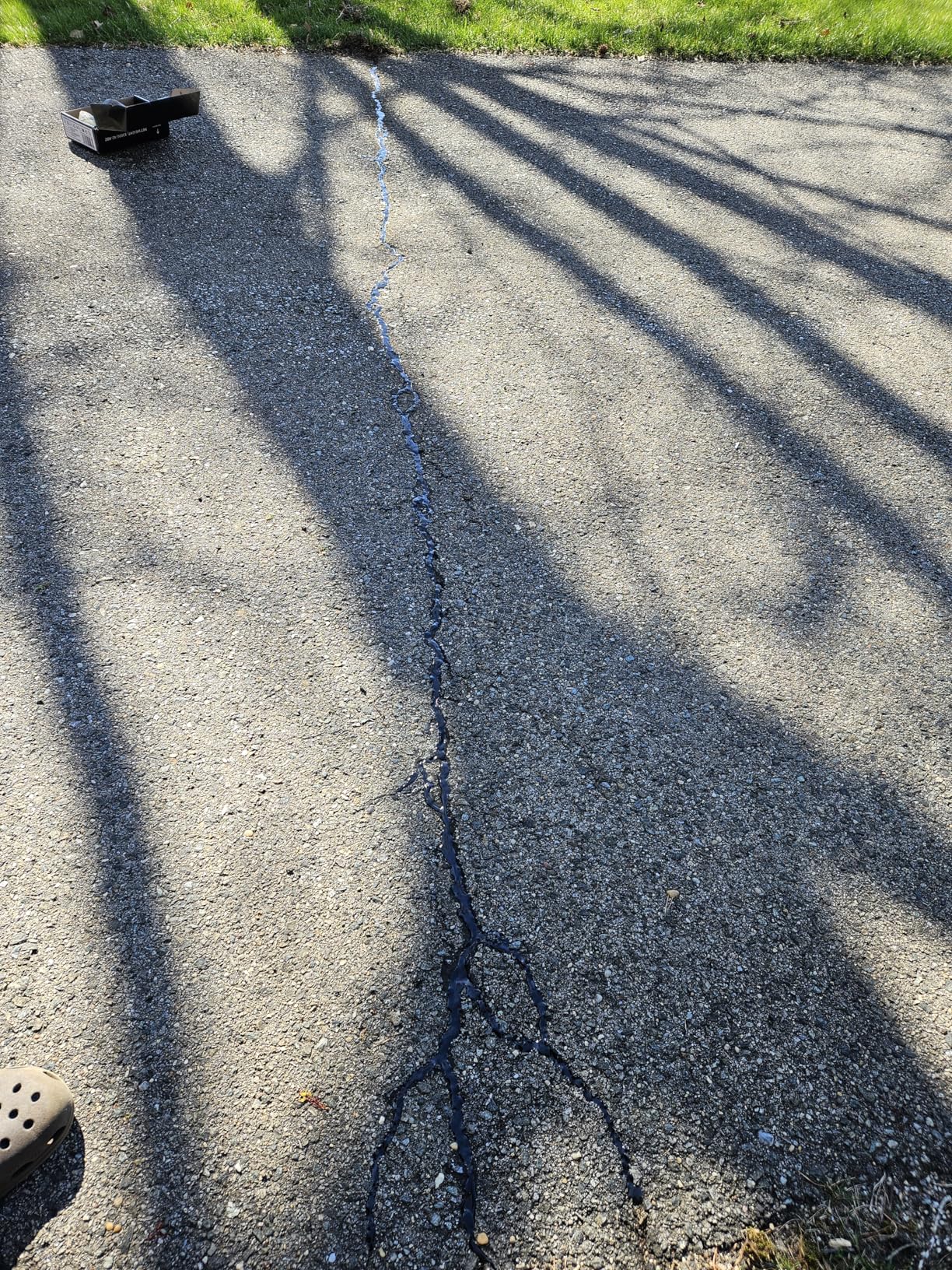 Asphalt Crack Filler, 2.65LB High Elasticity Cement Crack Filler, Self Leveling Waterproof Repair Sealant for Driveway, Walkway, Blacktop Concrete Joint, Outdoor Quick Drying Sealer - Black customer photo 1