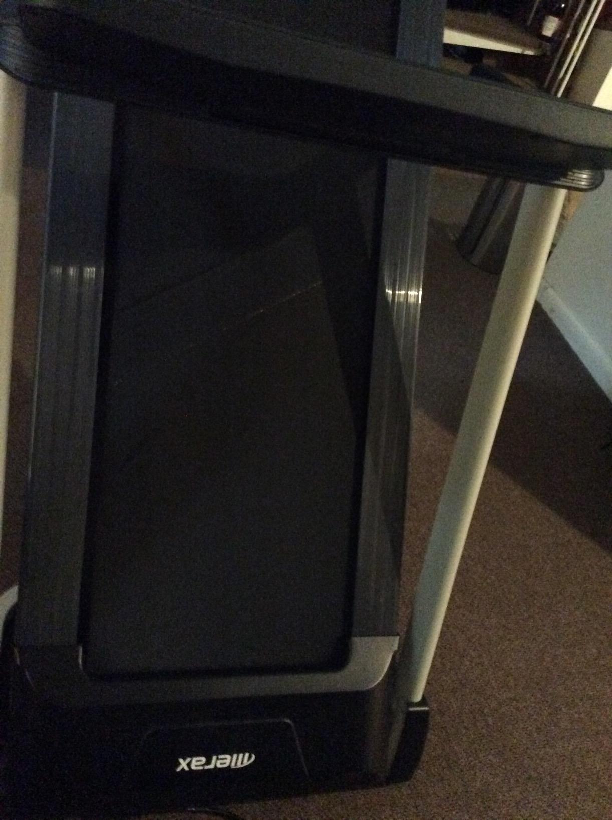 Merax 15% Incline Treadmill, Foldable Treadmills for Home, 3.0HP Running Treadmill for Home, 300LBS Exercise Equipment at Home, 7.5MPH Walking Pad Treadmills with Bluetooth & Heart Rate Sensor customer photo 2